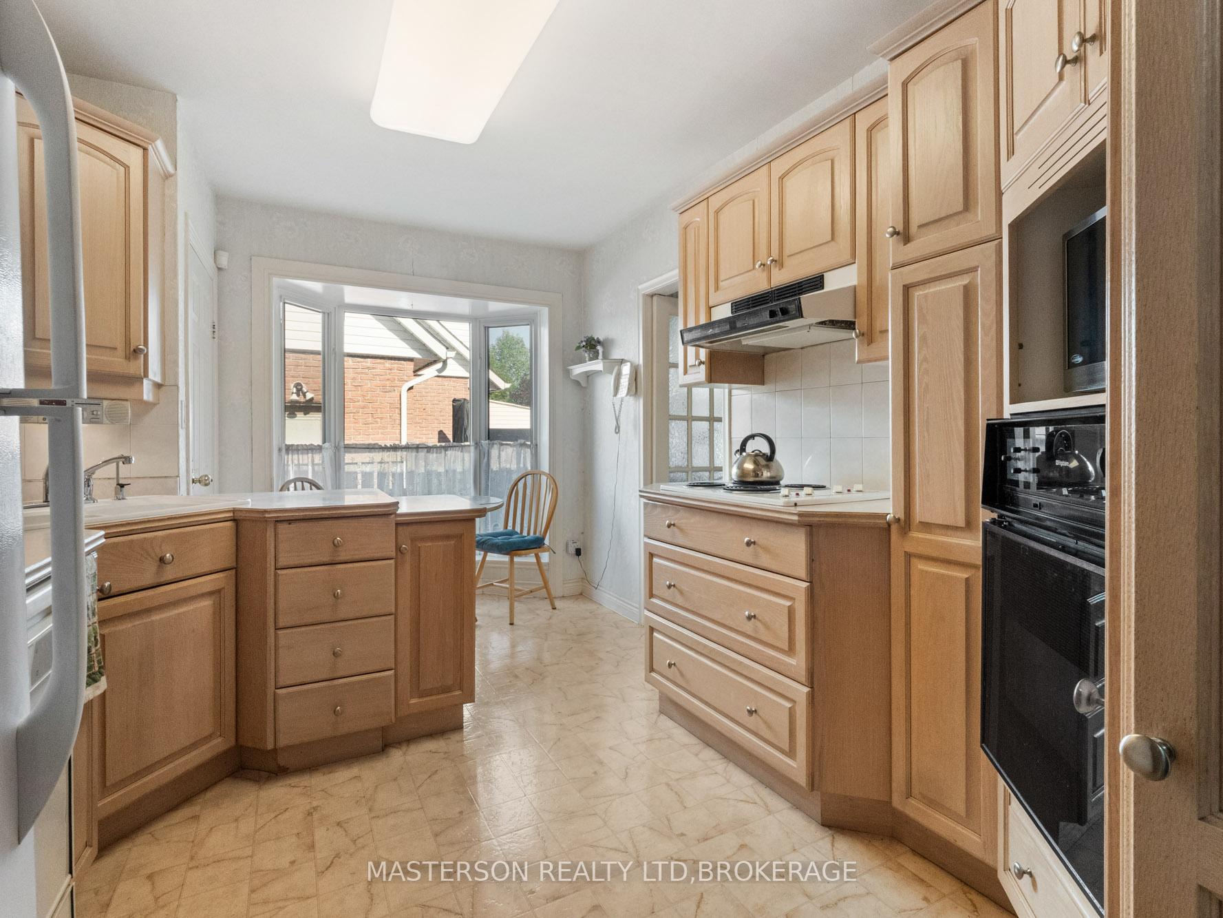 Photo 14 of 5 Burdy Drive, St. Catharines, Grapeview — HOMEH
