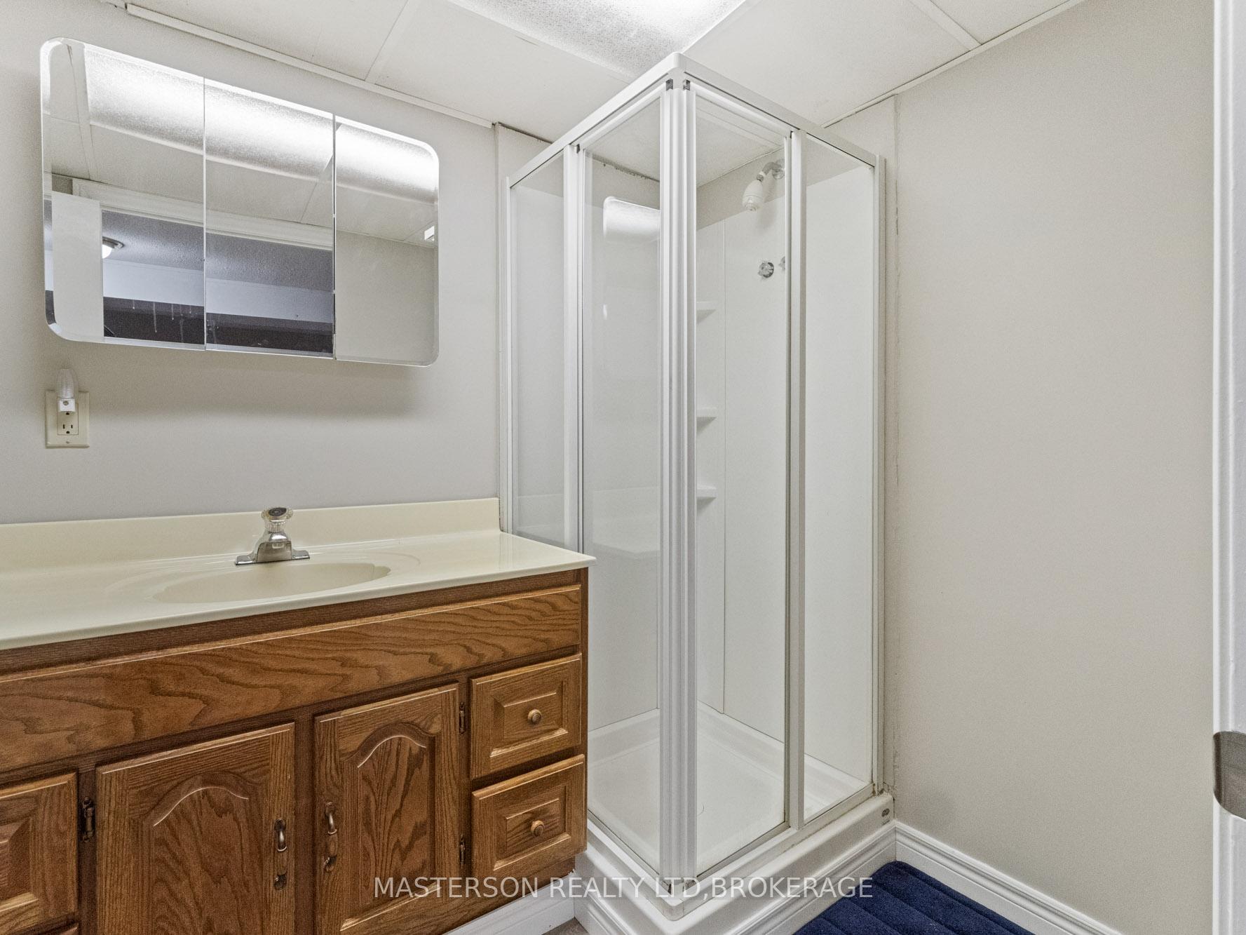Photo 23 of 5 Burdy Drive, St. Catharines, Grapeview — HOMEH