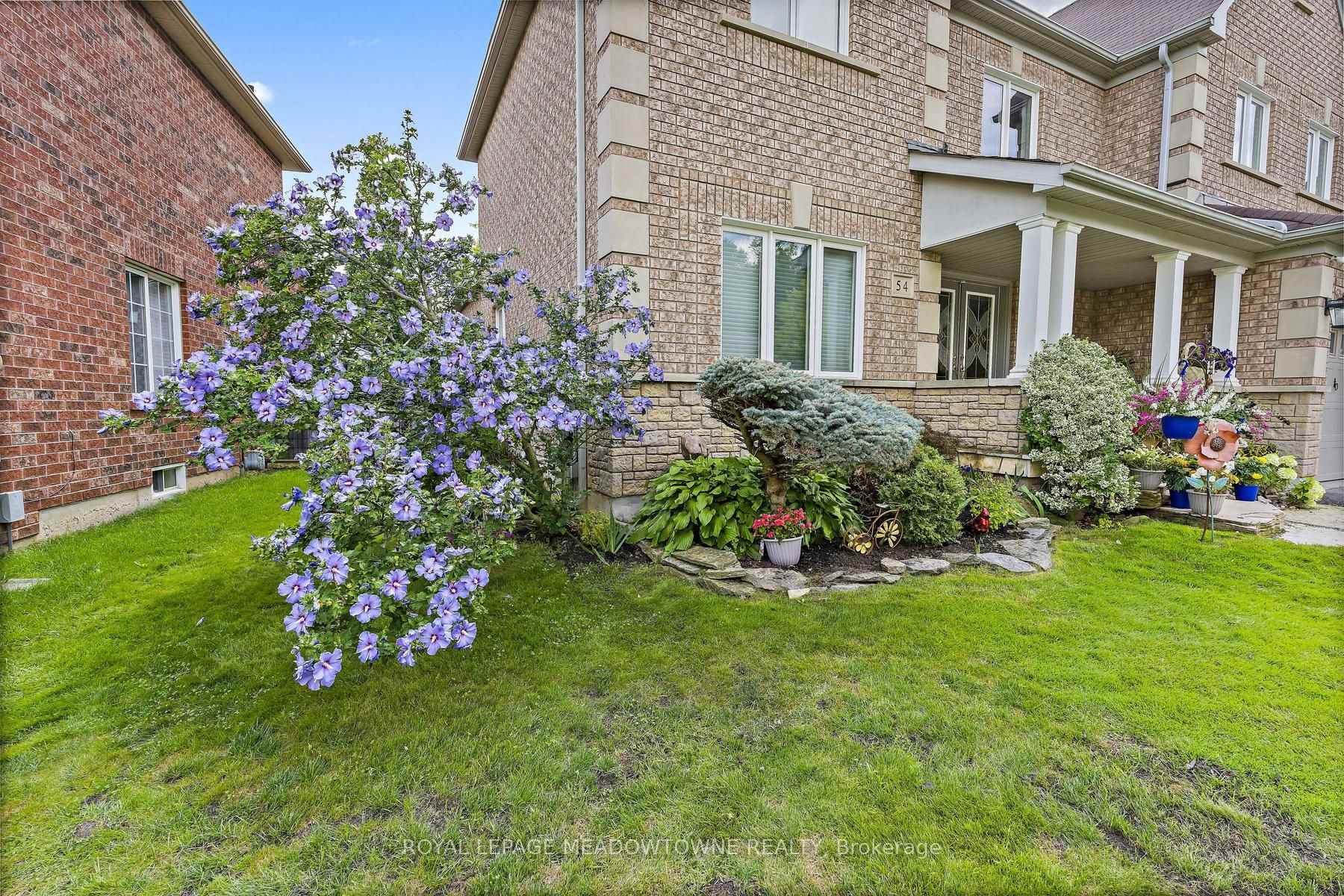 Photo 5 of 54 Grist Mill Drive, Halton Hills, Georgetown — HOMEH
