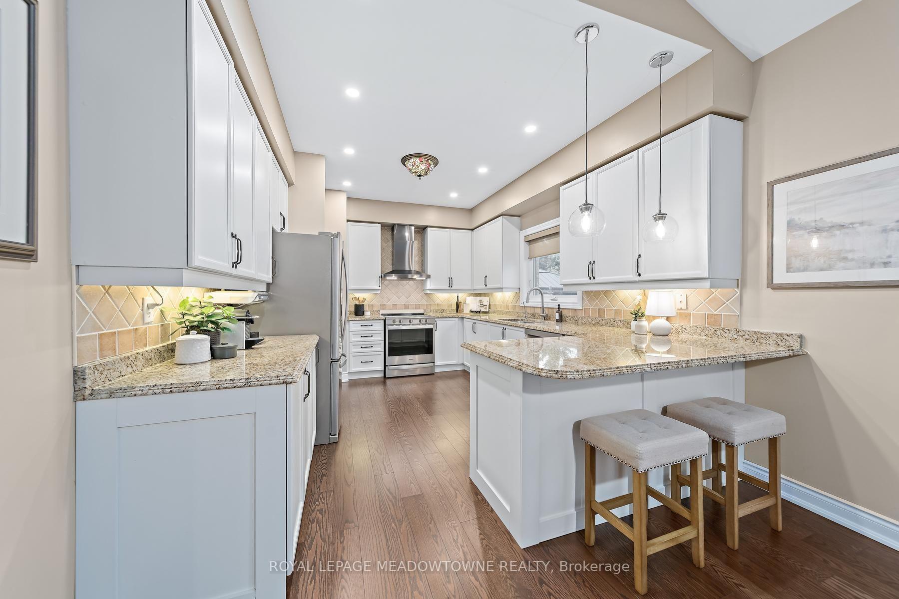 Photo 12 of 54 Grist Mill Drive, Halton Hills, Georgetown — HOMEH