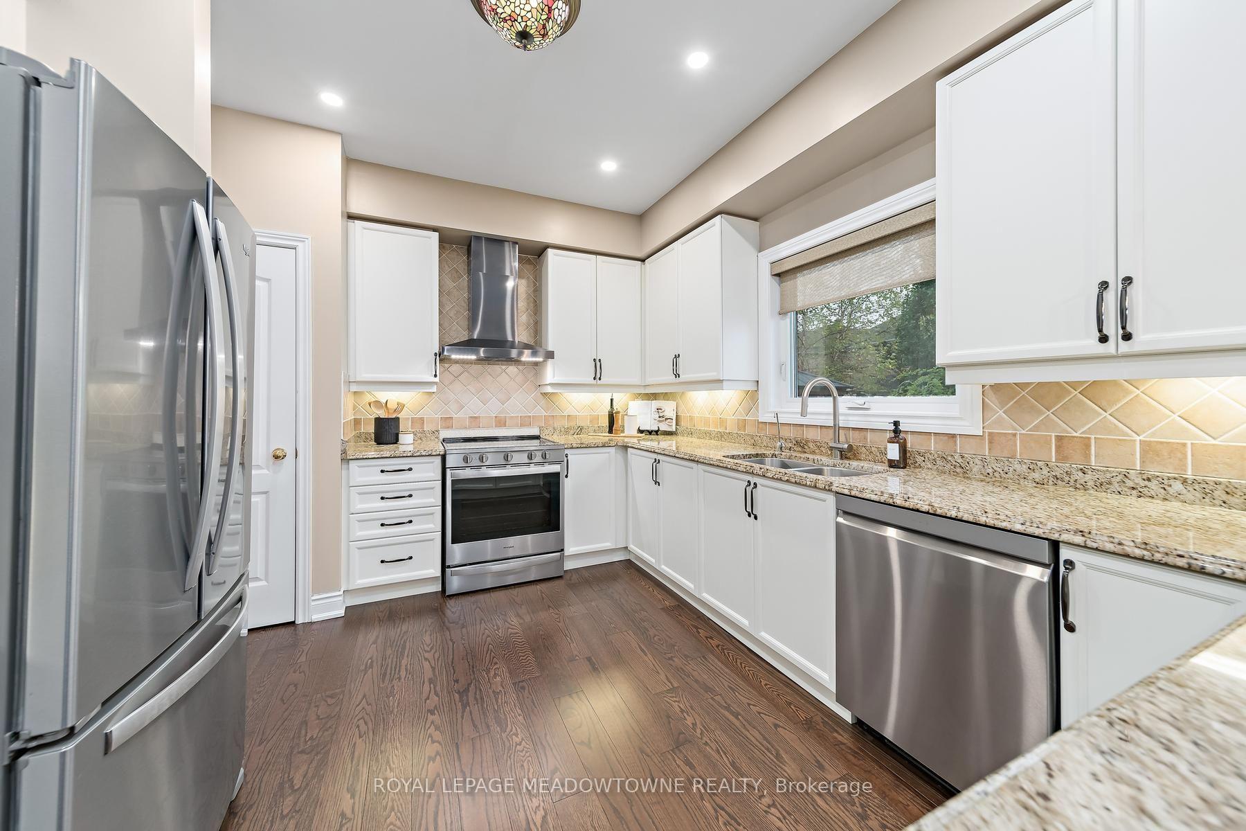 Photo 14 of 54 Grist Mill Drive, Halton Hills, Georgetown — HOMEH