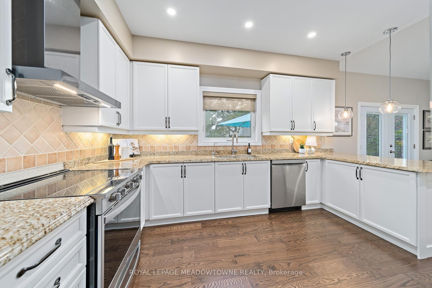 Photo 15 of 54 Grist Mill Drive, Halton Hills, Georgetown — HOMEH