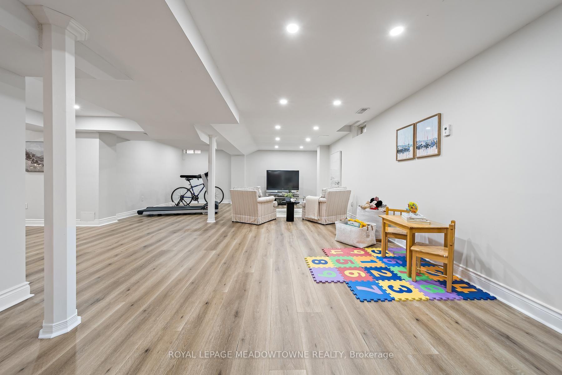 Photo 39 of 54 Grist Mill Drive, Halton Hills, Georgetown — HOMEH