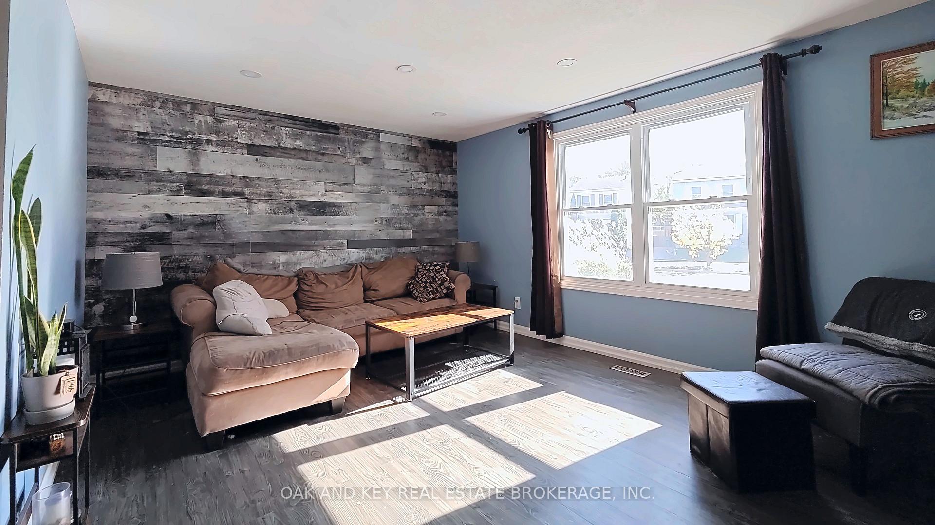 Photo 8 of 25 Timberlane Crescent, Kitchener, Forest Heights — HOMEH