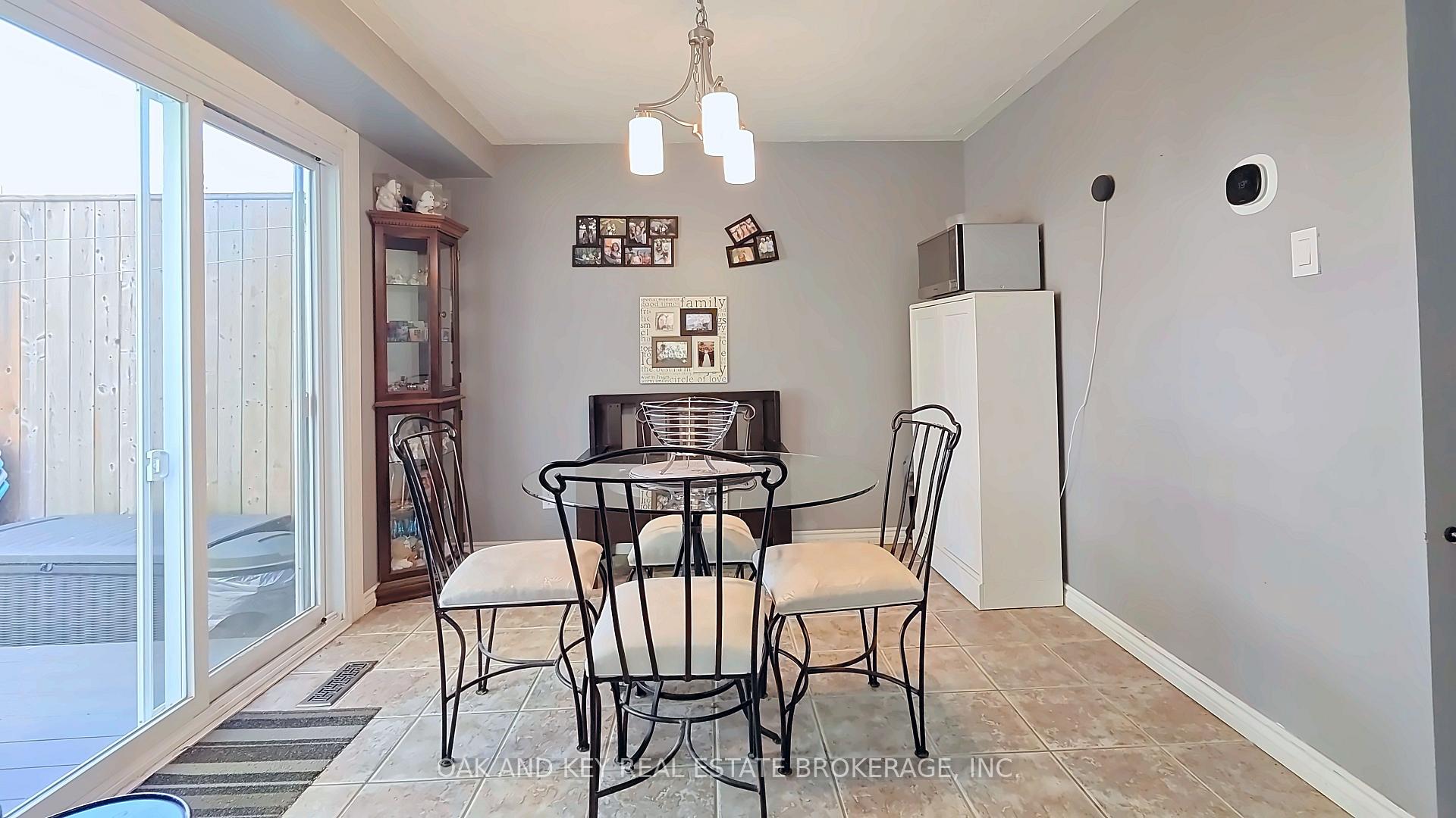 Photo 11 of 25 Timberlane Crescent, Kitchener, Forest Heights — HOMEH