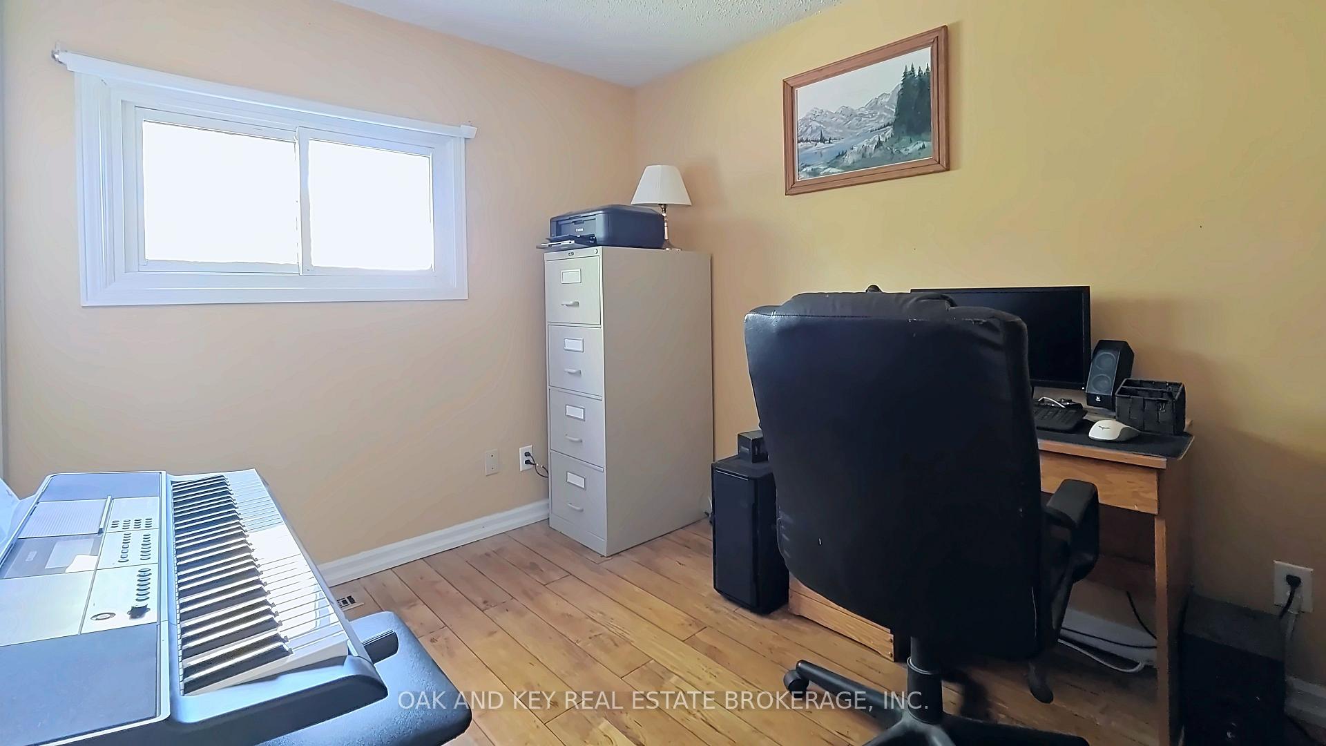 Photo 17 of 25 Timberlane Crescent, Kitchener, Forest Heights — HOMEH