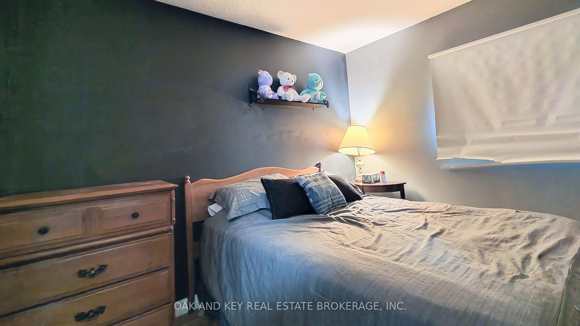 Photo 19 of 25 Timberlane Crescent, Kitchener, Forest Heights — HOMEH