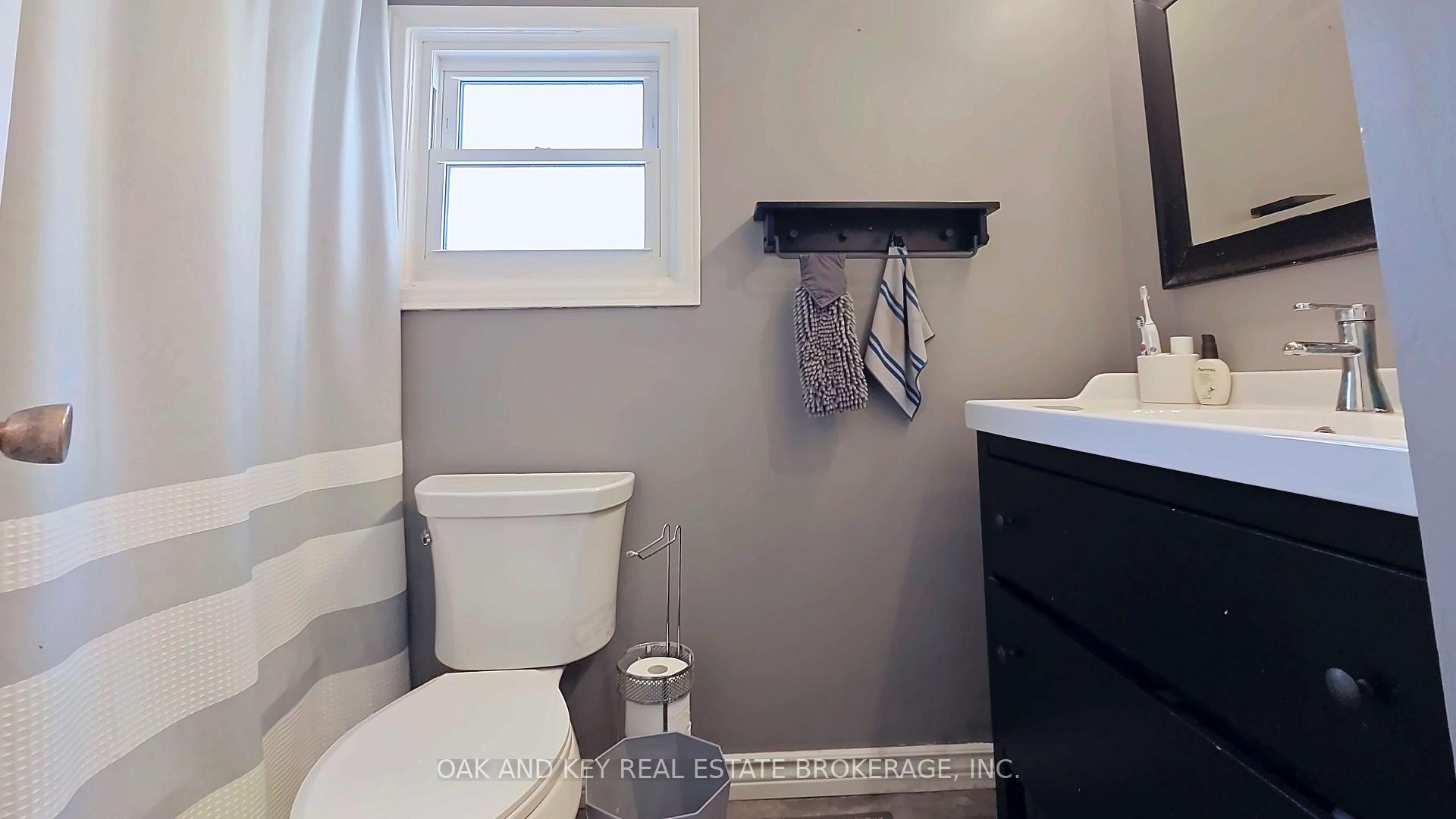 Photo 21 of 25 Timberlane Crescent, Kitchener, Forest Heights — HOMEH