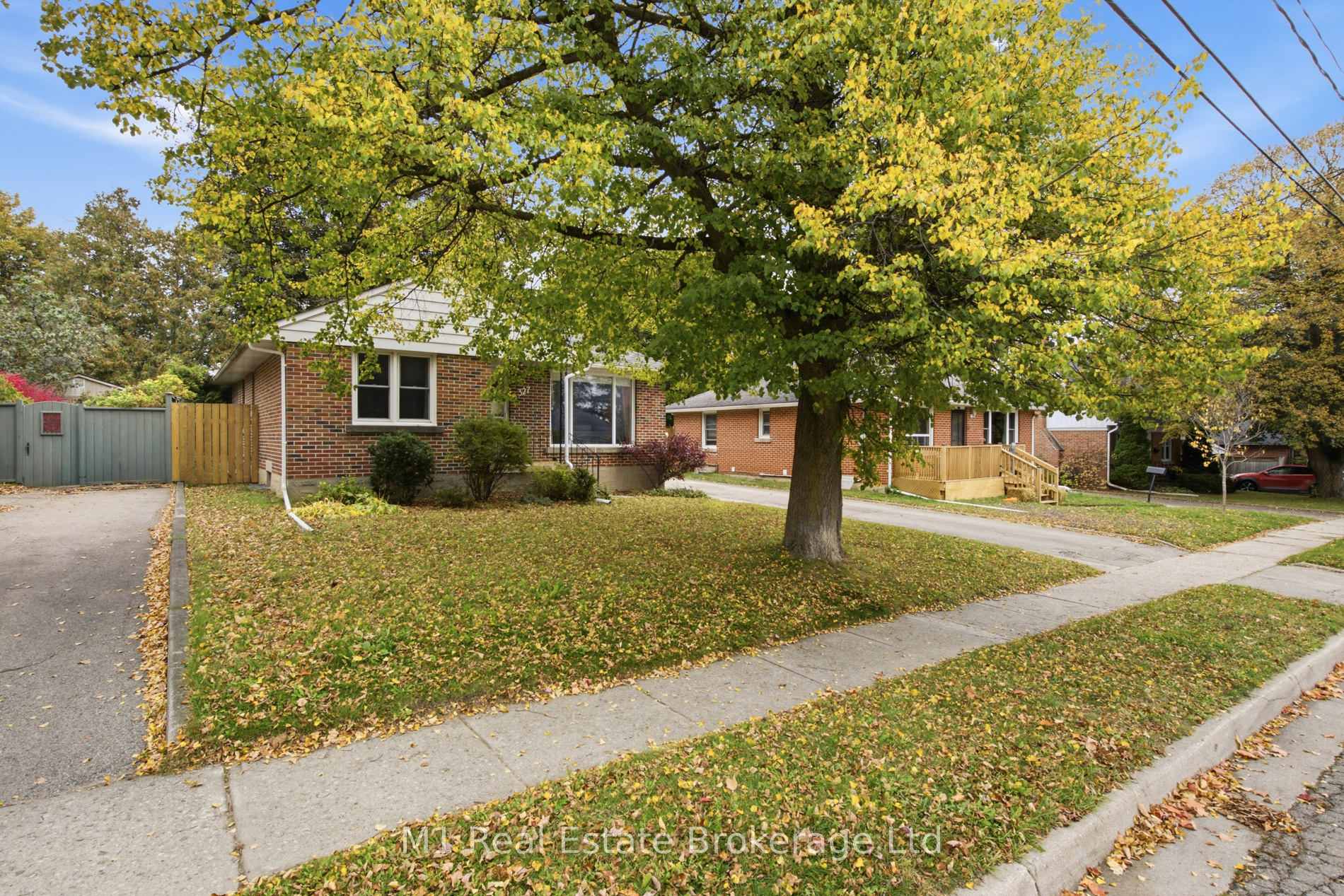 Photo 2 of 327 Metcalfe Street, Guelph, Riverside Park — HOMEH
