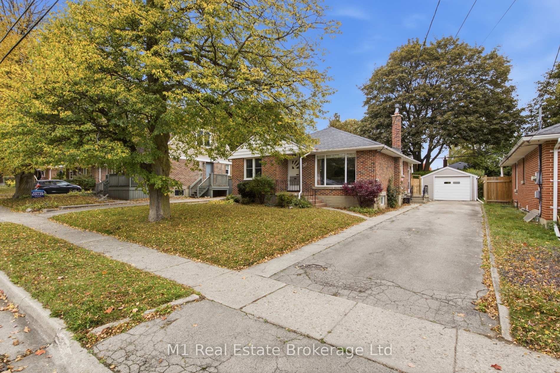 Photo 3 of 327 Metcalfe Street, Guelph, Riverside Park — HOMEH