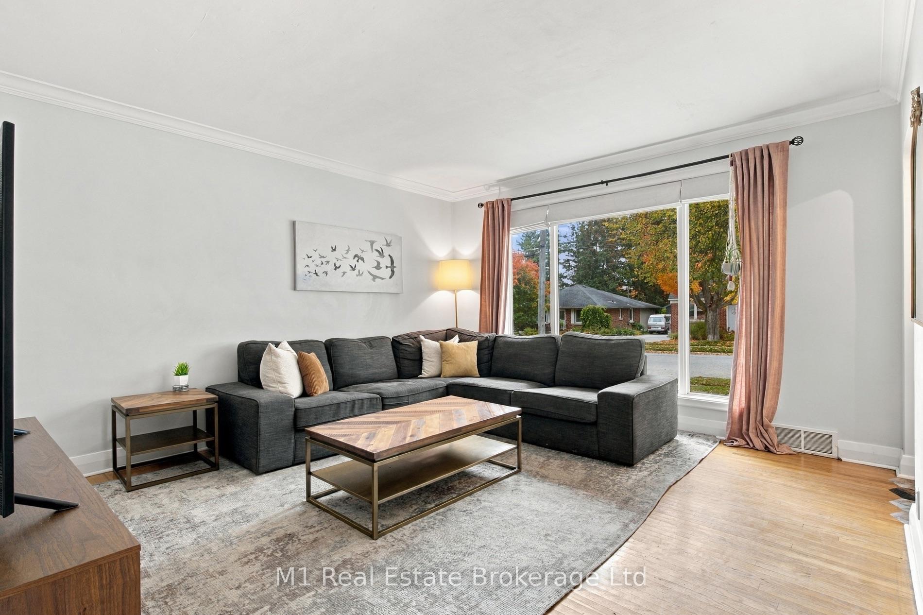 Photo 8 of 327 Metcalfe Street, Guelph, Riverside Park — HOMEH