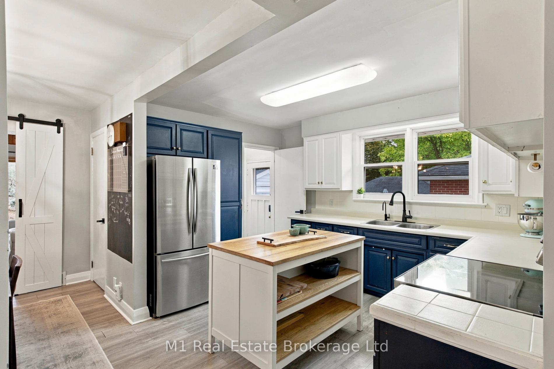 Photo 11 of 327 Metcalfe Street, Guelph, Riverside Park — HOMEH