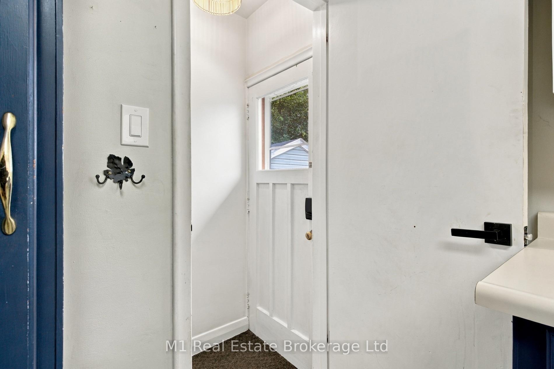 Photo 32 of 327 Metcalfe Street, Guelph, Riverside Park — HOMEH