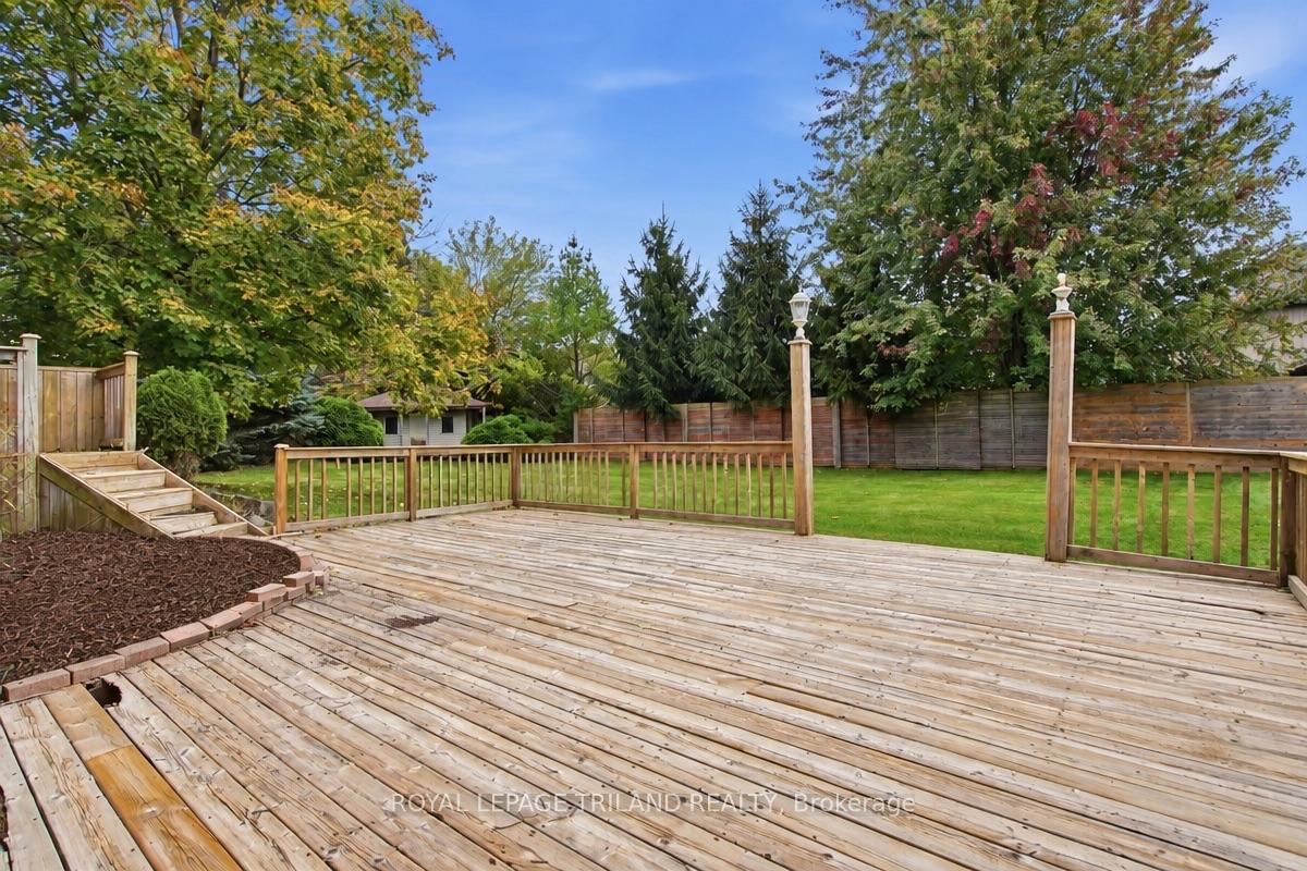 Photo 38 of 716 Franklinway Crescent, London, North R — HOMEH