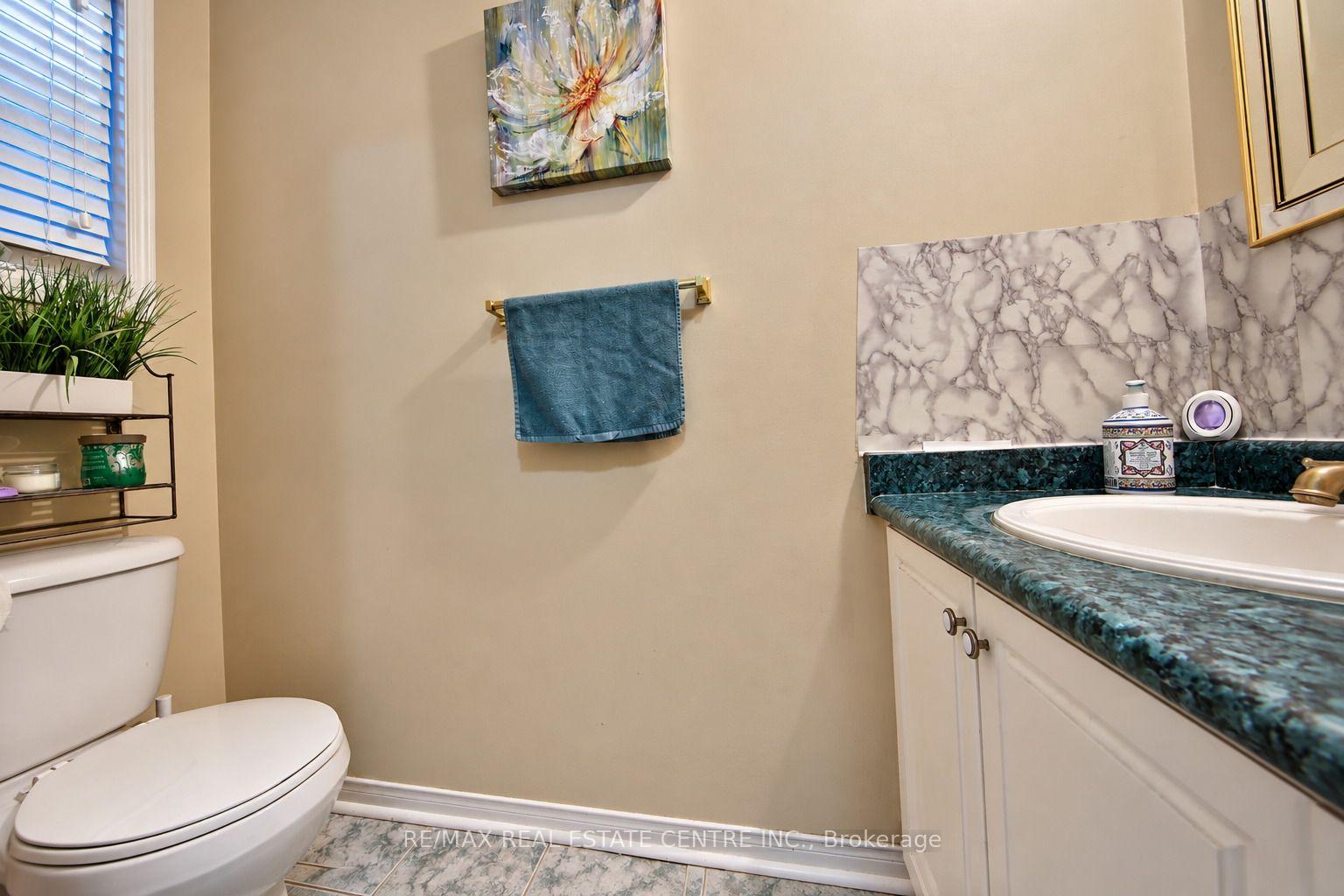 Photo 4 of 180 Cresthaven Road, Brampton, Snelgrove — HOMEH