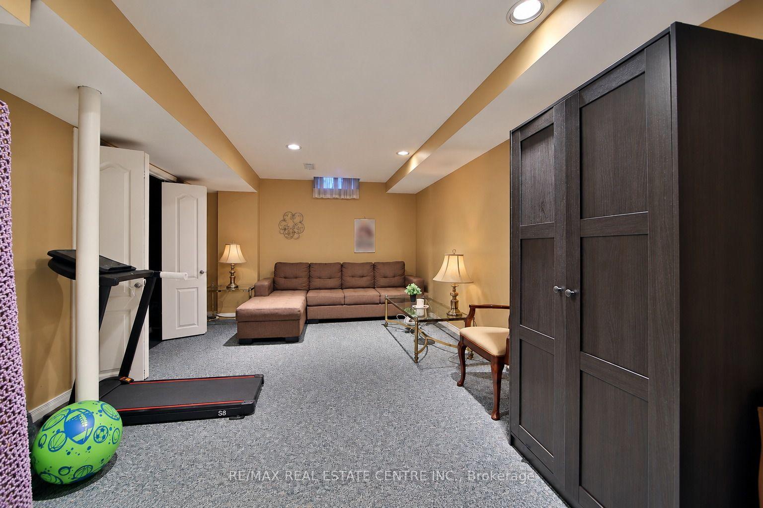 Photo 15 of 180 Cresthaven Road, Brampton, Snelgrove — HOMEH