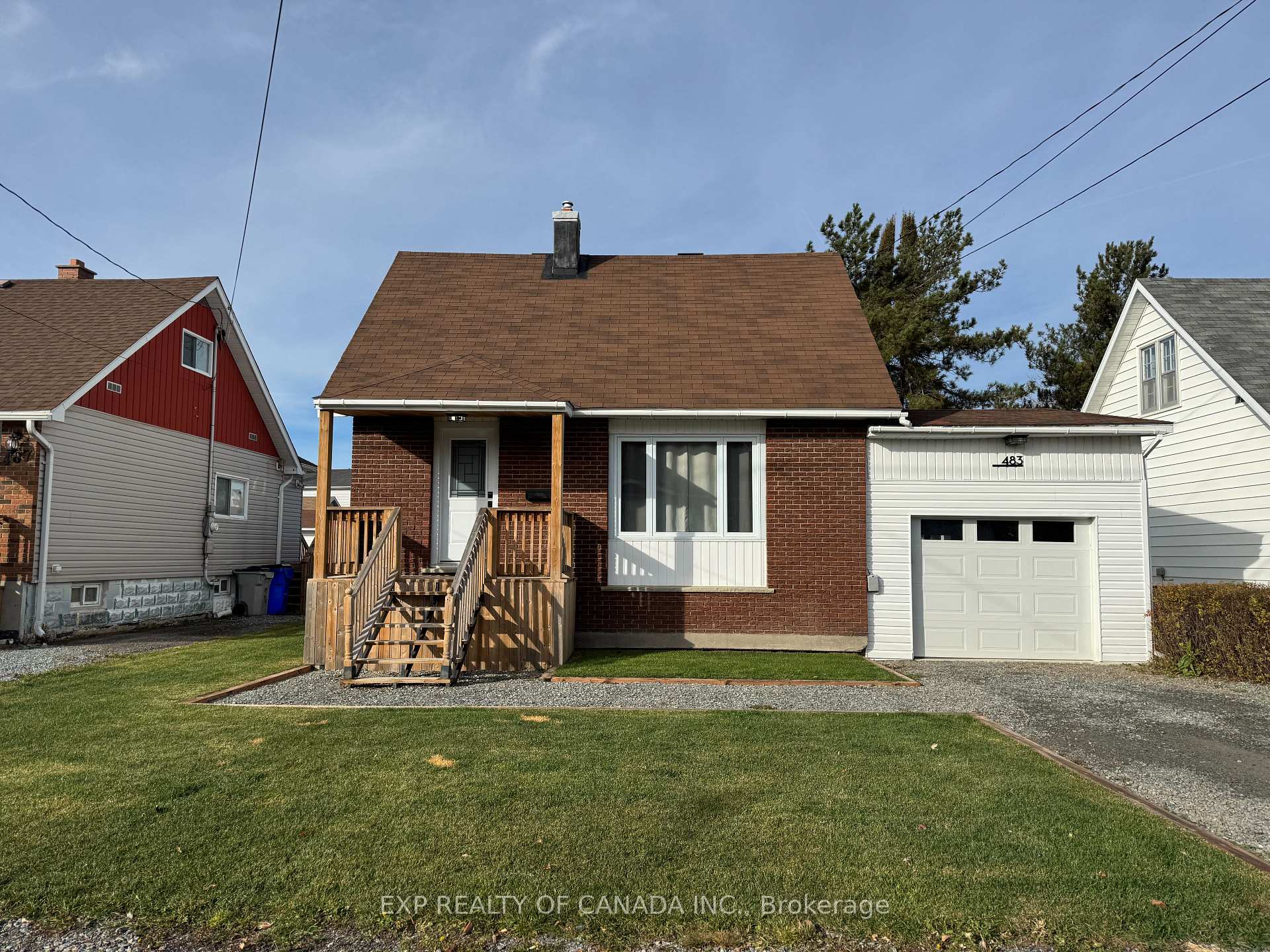 Front of 483 Elm Street S
