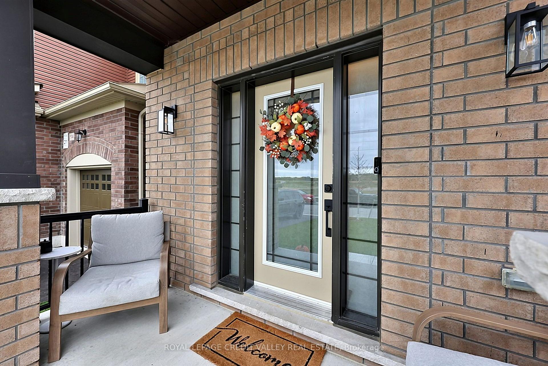 Photo 7 of 112 Lorne Thomas Place, New Tecumseth, Alliston — HOMEH