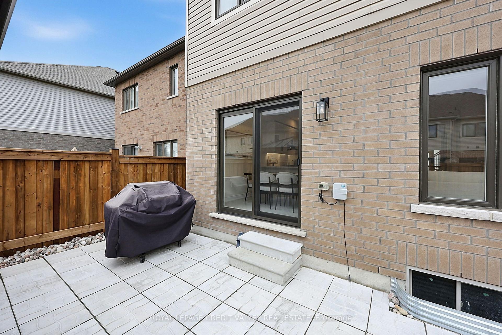 Photo 34 of 112 Lorne Thomas Place, New Tecumseth, Alliston — HOMEH