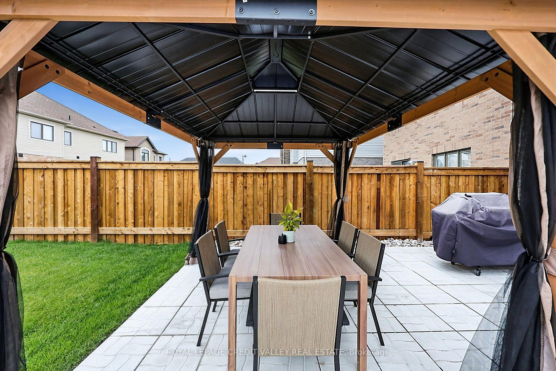 Photo 37 of 112 Lorne Thomas Place, New Tecumseth, Alliston — HOMEH