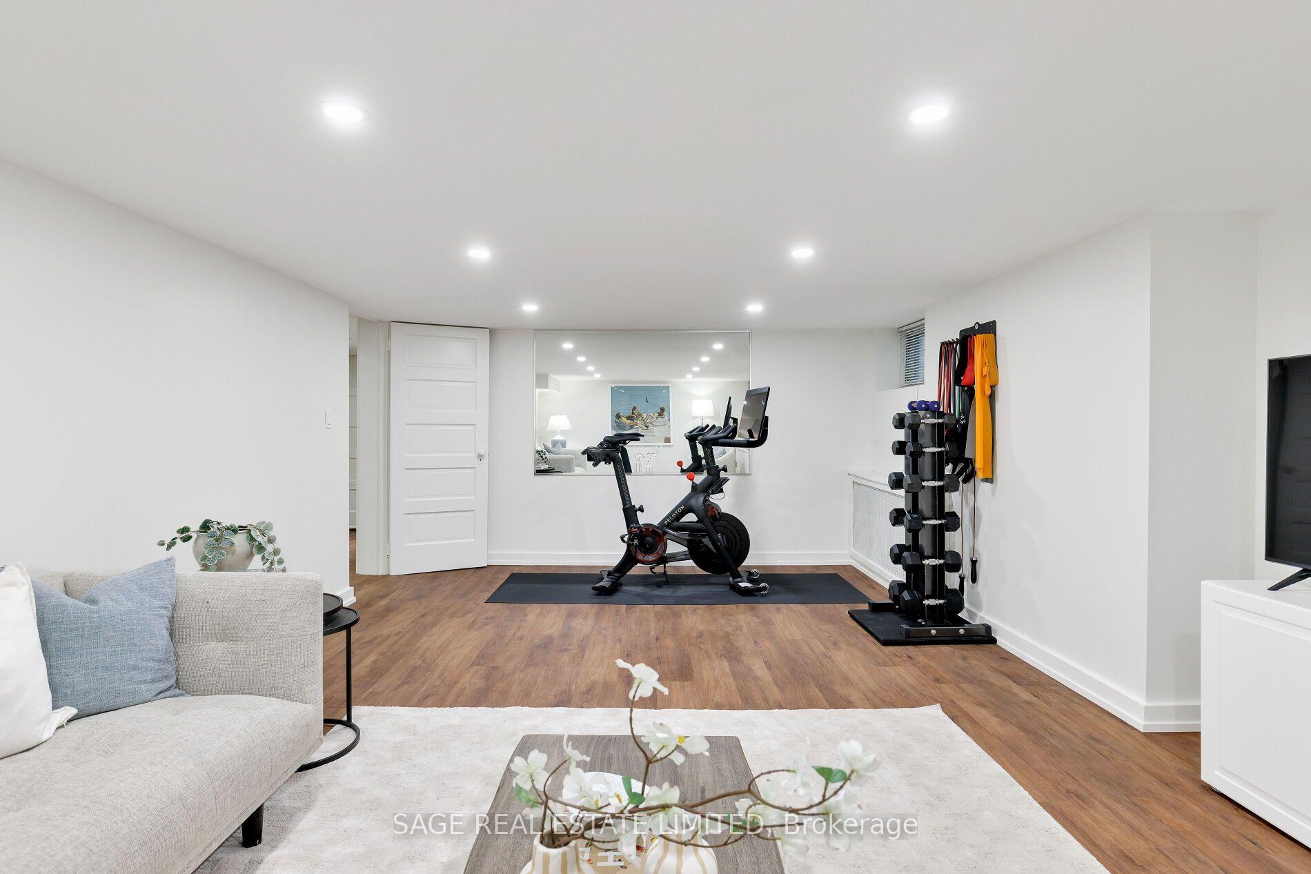 Photo 49 of 78 The Kingsway, Etobicoke, Kingsway South — HOMEH