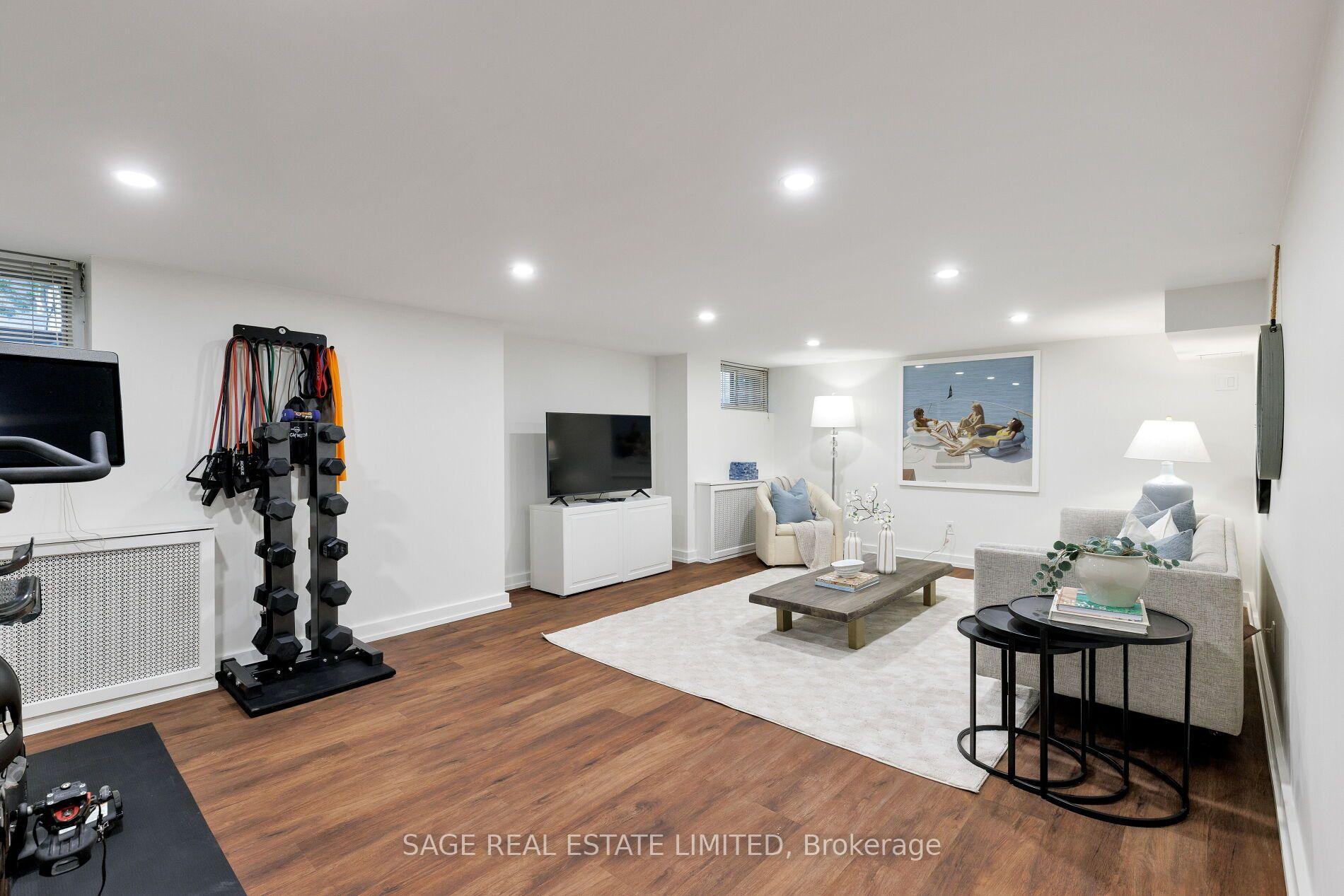 Photo 50 of 78 The Kingsway, Etobicoke, Kingsway South — HOMEH
