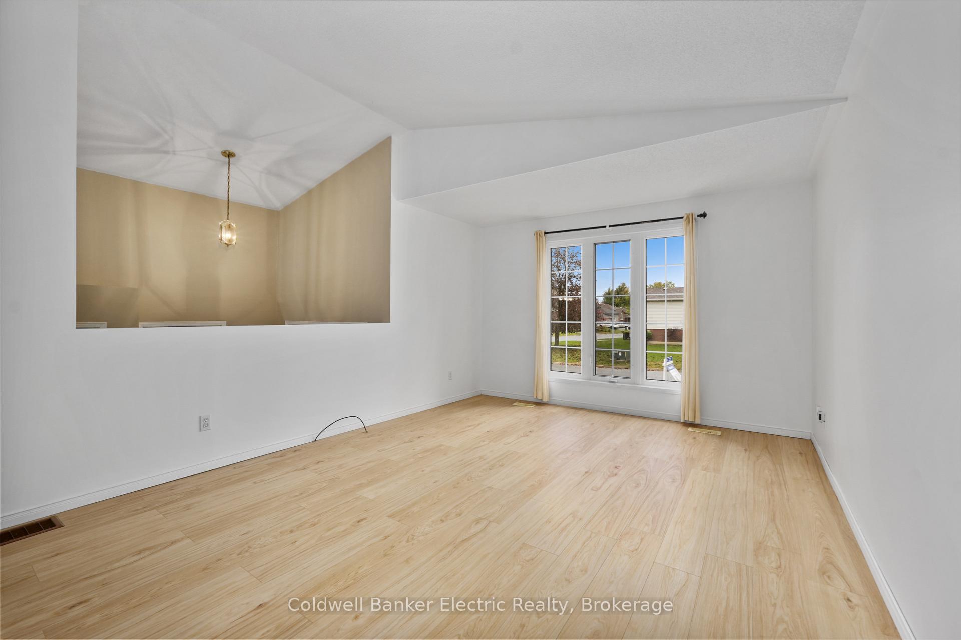 Photo 4 of 271 Dainton Drive, Peterborough, Ashburnham Ward 4 — HOMEH