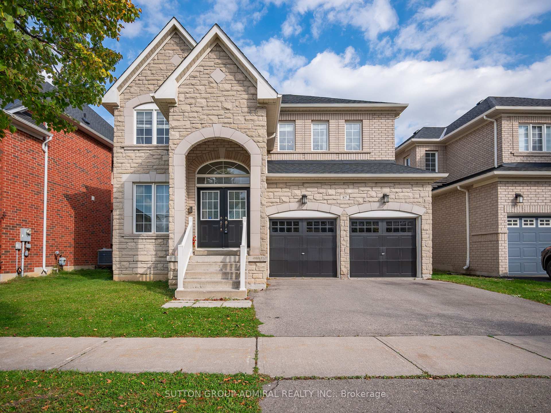 Photo 2 of 87 Rivington Avenue, Vaughan, Patterson — HOMEH