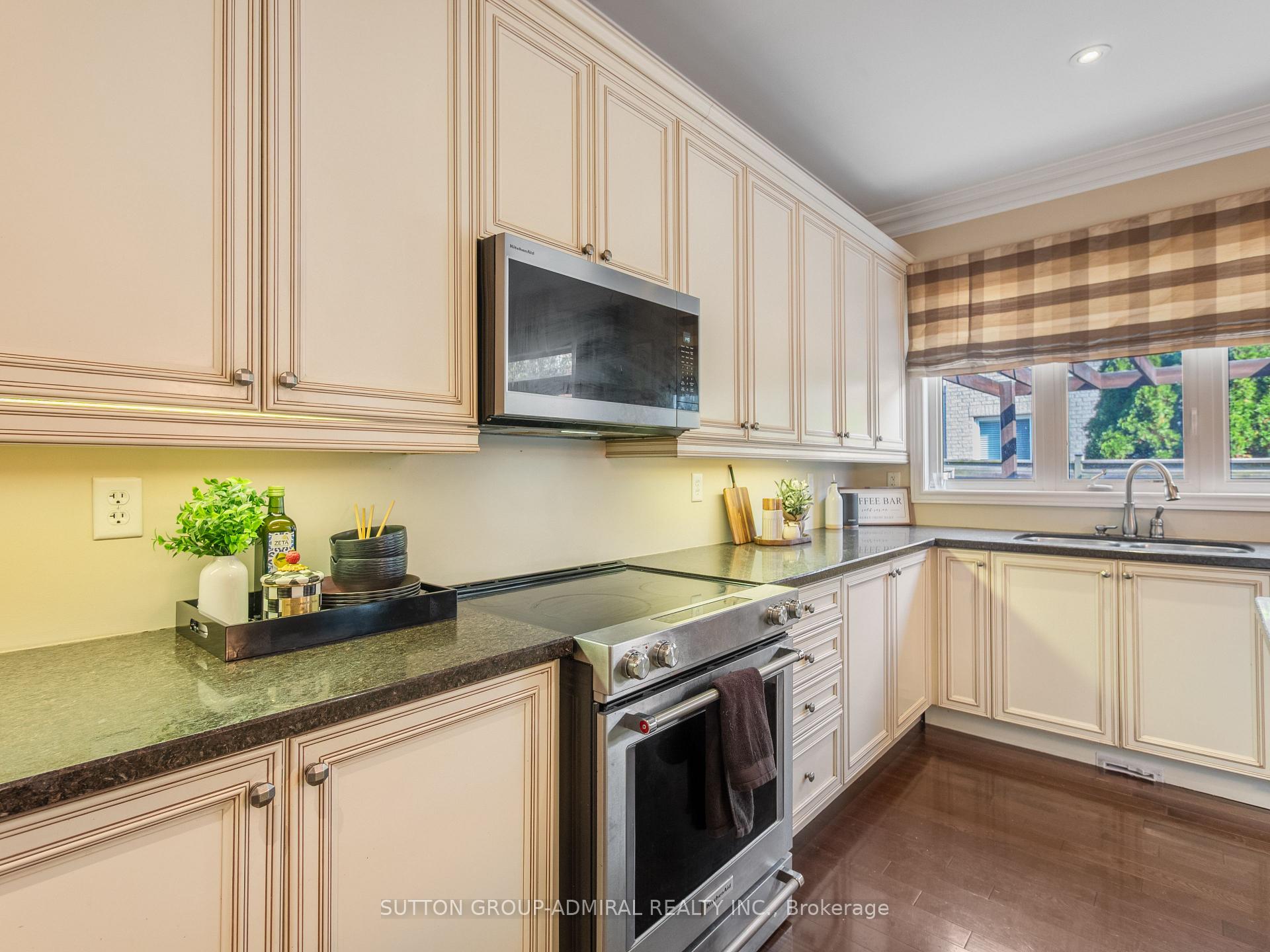 Photo 14 of 87 Rivington Avenue, Vaughan, Patterson — HOMEH
