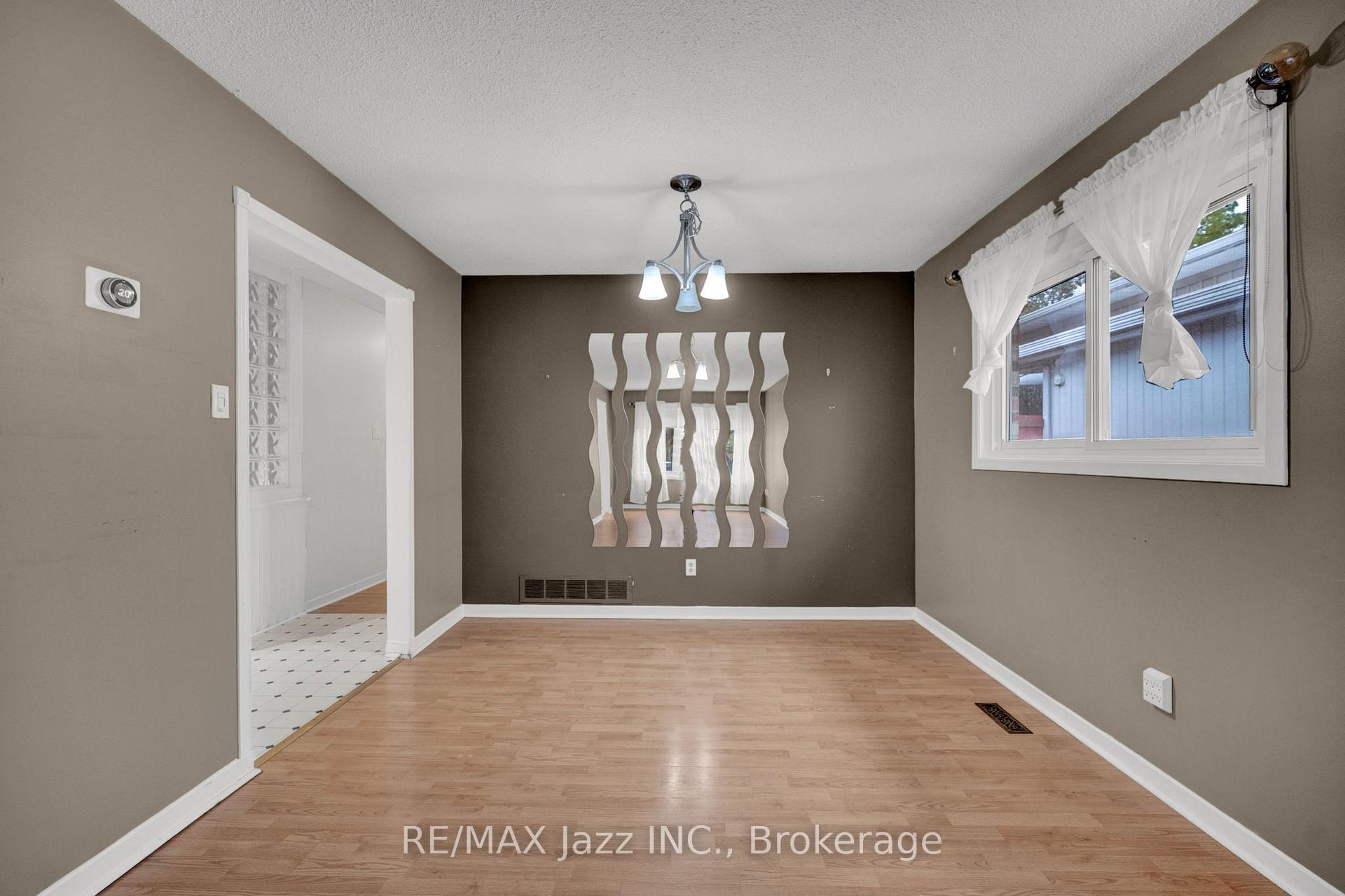 Photo 9 of 292 Limerick Street, Oshawa, Vanier — HOMEH