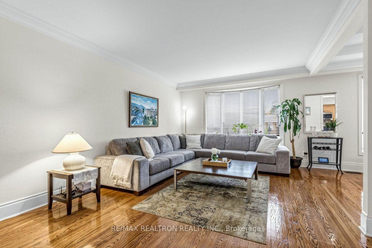 Photo 6 of 25 Massingham Road, Etobicoke, Eringate-Centennial-West Deane — HOMEH