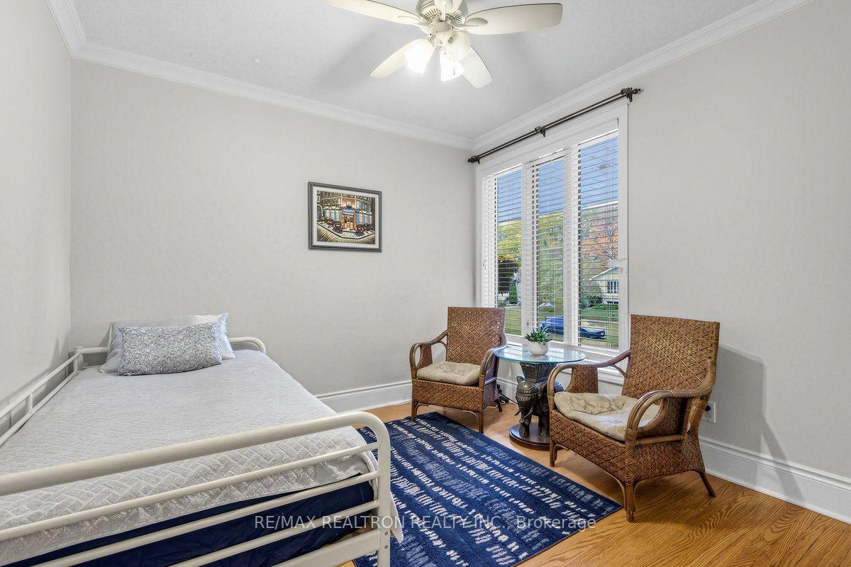Photo 18 of 25 Massingham Road, Etobicoke, Eringate-Centennial-West Deane — HOMEH