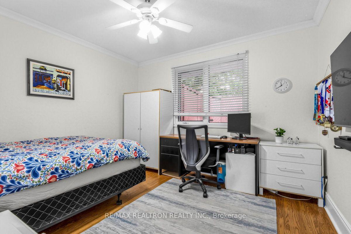 Photo 19 of 25 Massingham Road, Etobicoke, Eringate-Centennial-West Deane — HOMEH