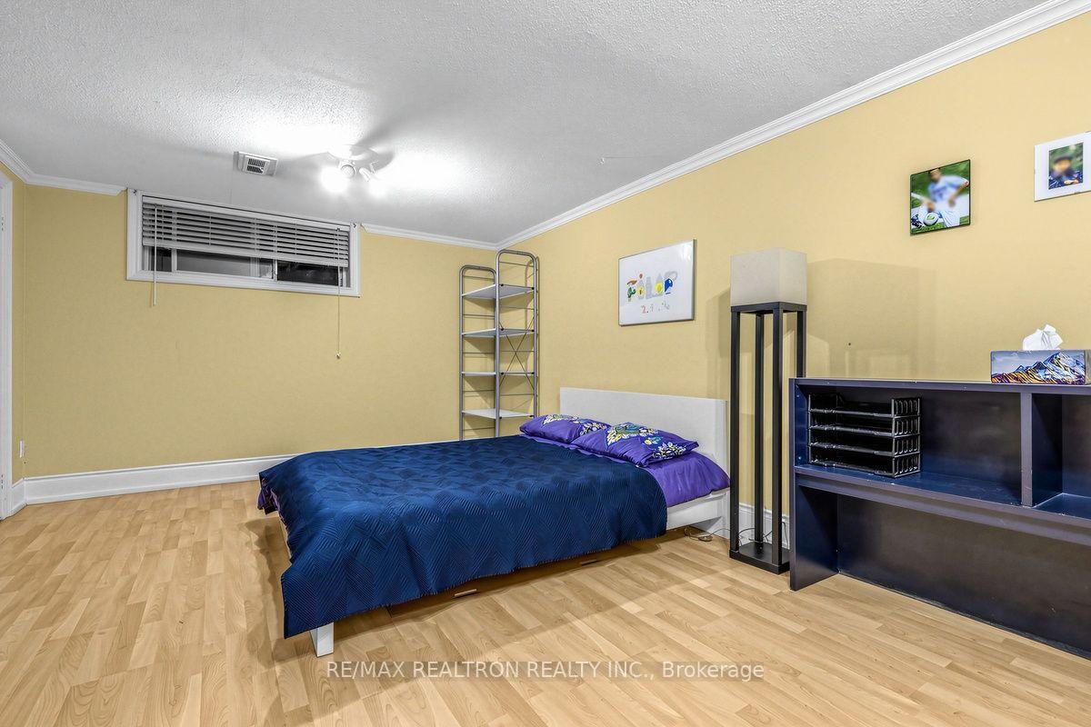 Photo 26 of 25 Massingham Road, Etobicoke, Eringate-Centennial-West Deane — HOMEH