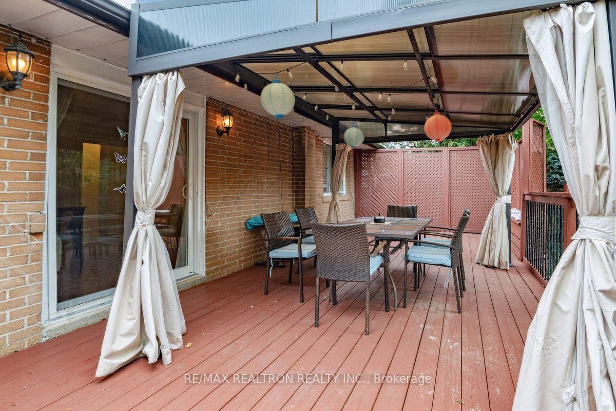 Photo 32 of 25 Massingham Road, Etobicoke, Eringate-Centennial-West Deane — HOMEH