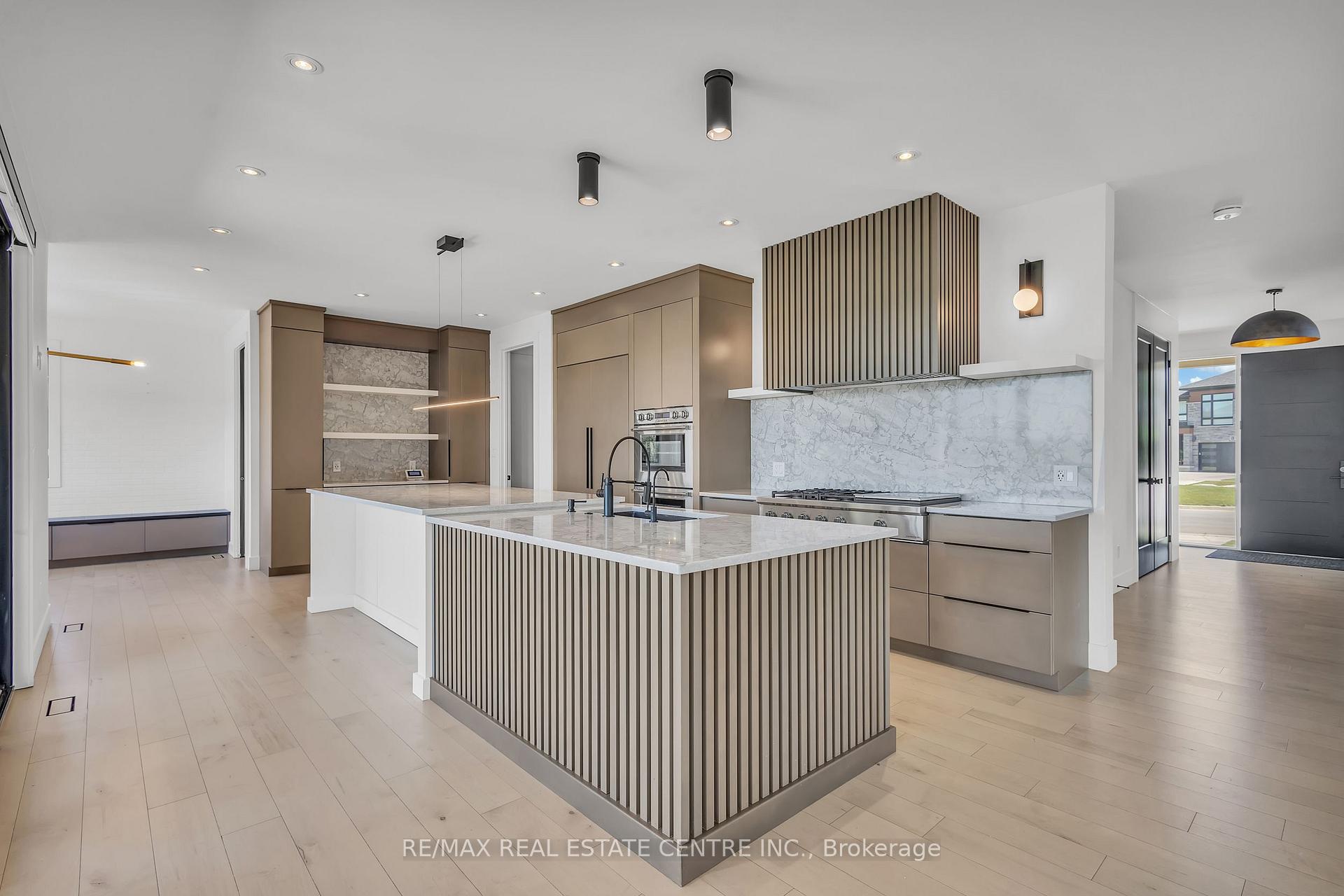 Photo 14 of 920 Thomas Pedder Court, Kitchener, Doon South — HOMEH