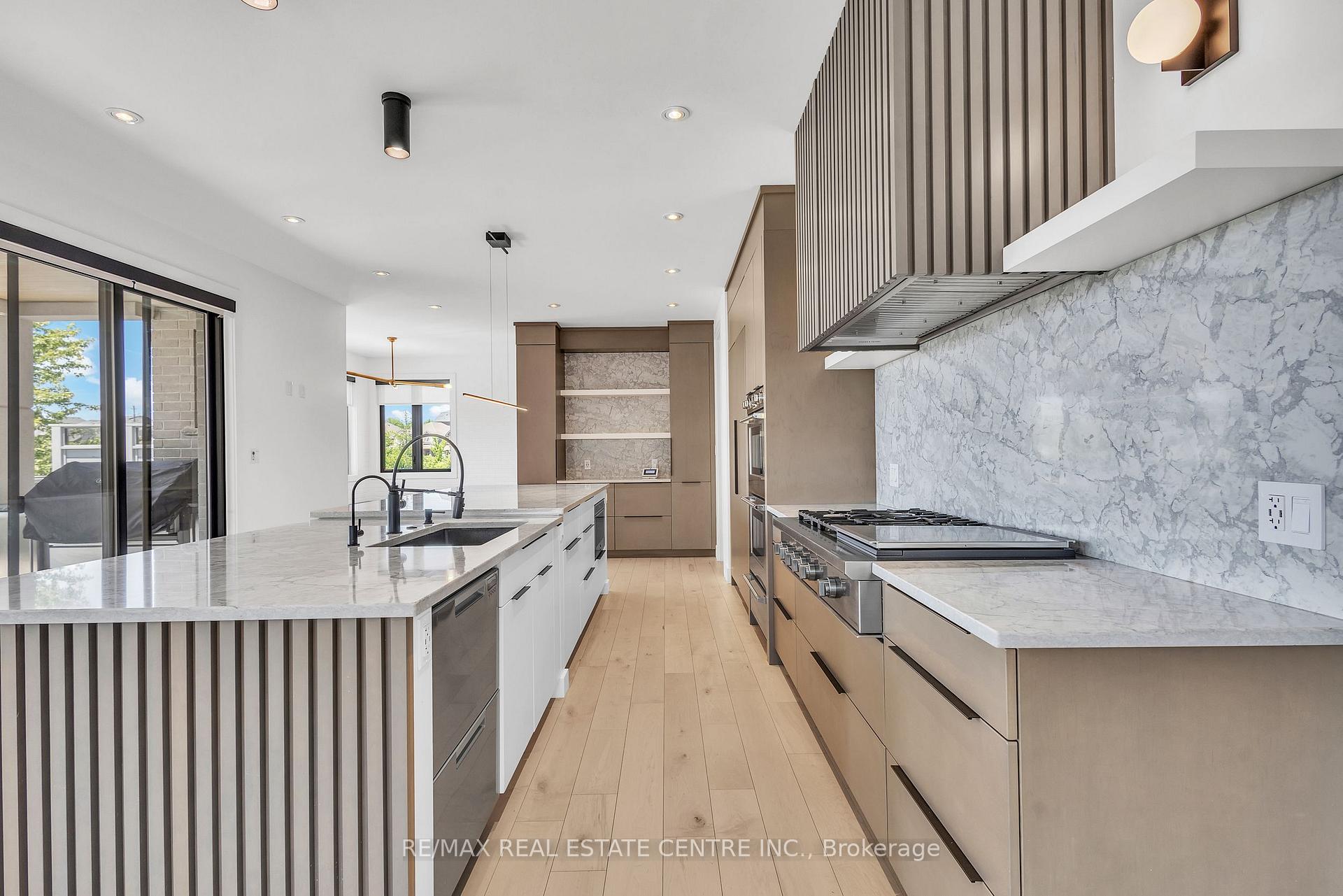Photo 15 of 920 Thomas Pedder Court, Kitchener, Doon South — HOMEH