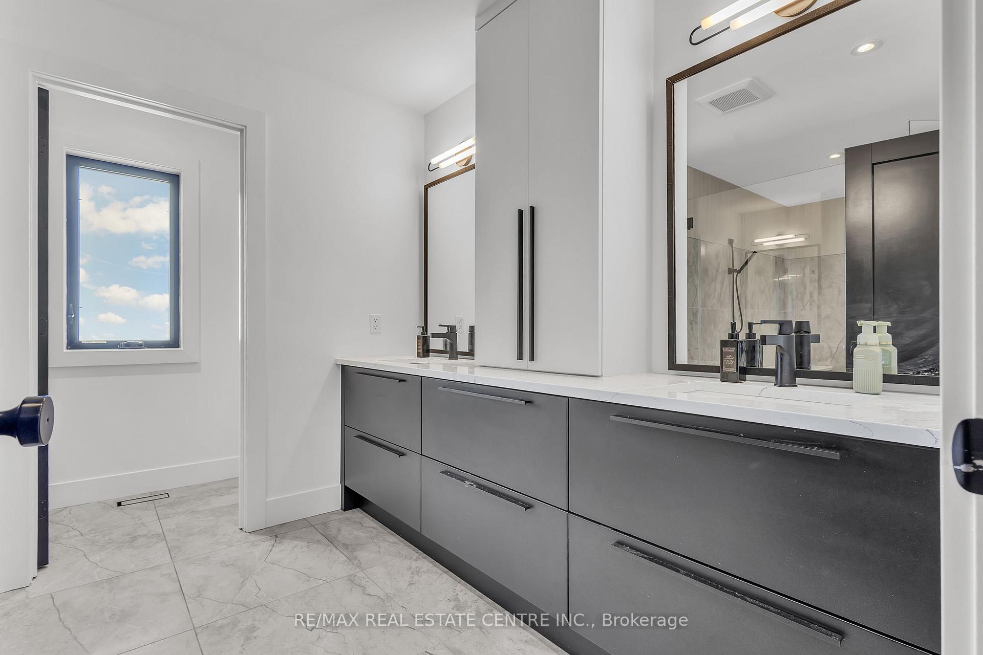 Photo 30 of 920 Thomas Pedder Court, Kitchener, Doon South — HOMEH