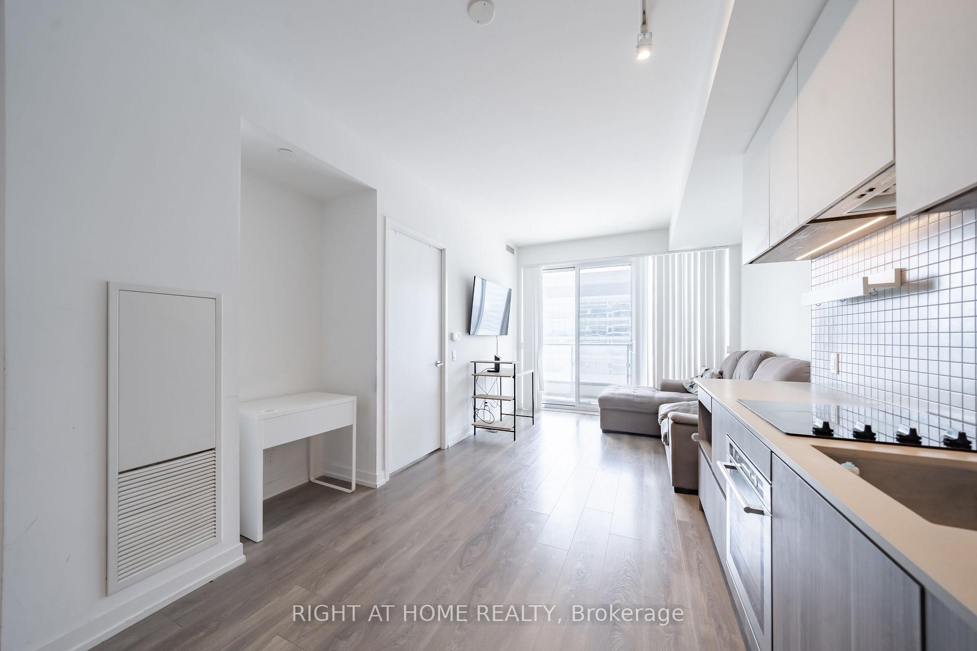 Photo 1 of Unit 1005, 5 Buttermill Avenue, Vaughan, Vaughan Corporate Centre — HOMEH