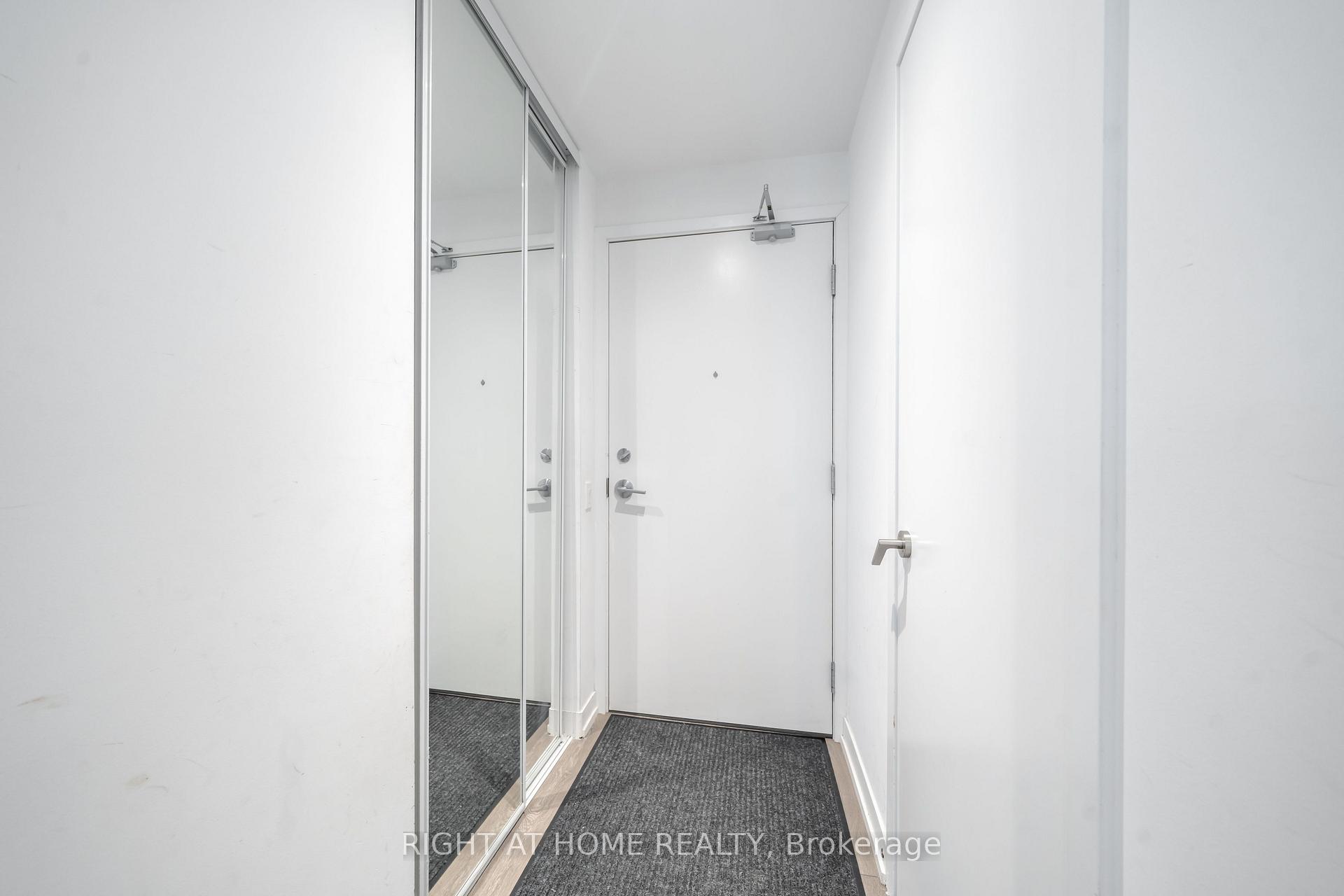 Photo 4 of Unit 1005, 5 Buttermill Avenue, Vaughan, Vaughan Corporate Centre — HOMEH