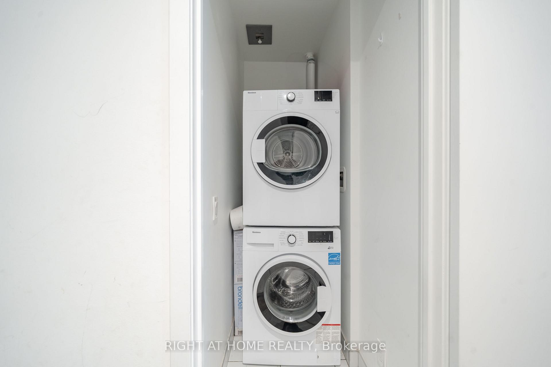 Photo 6 of Unit 1005, 5 Buttermill Avenue, Vaughan, Vaughan Corporate Centre — HOMEH
