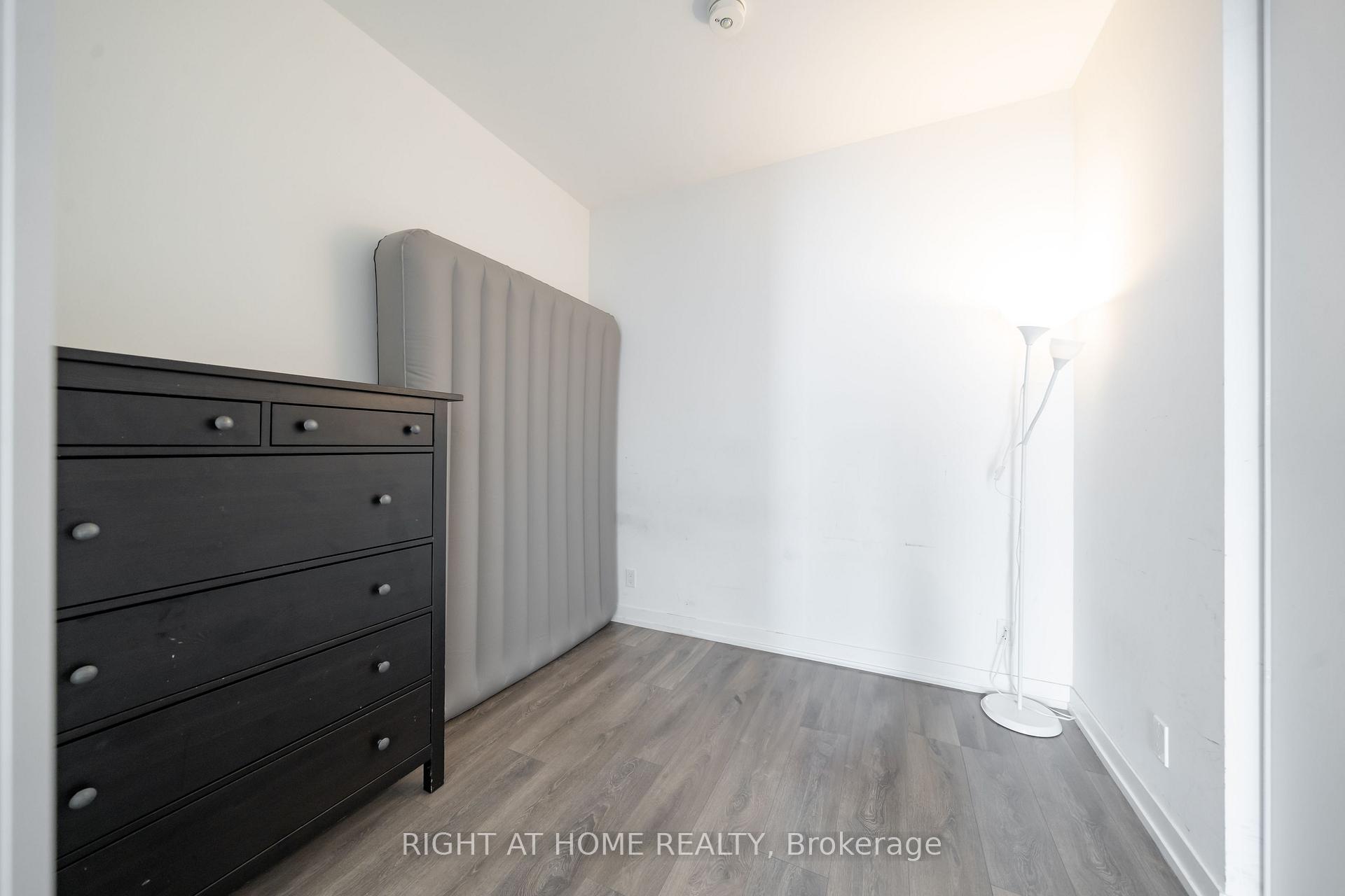 Photo 7 of Unit 1005, 5 Buttermill Avenue, Vaughan, Vaughan Corporate Centre — HOMEH