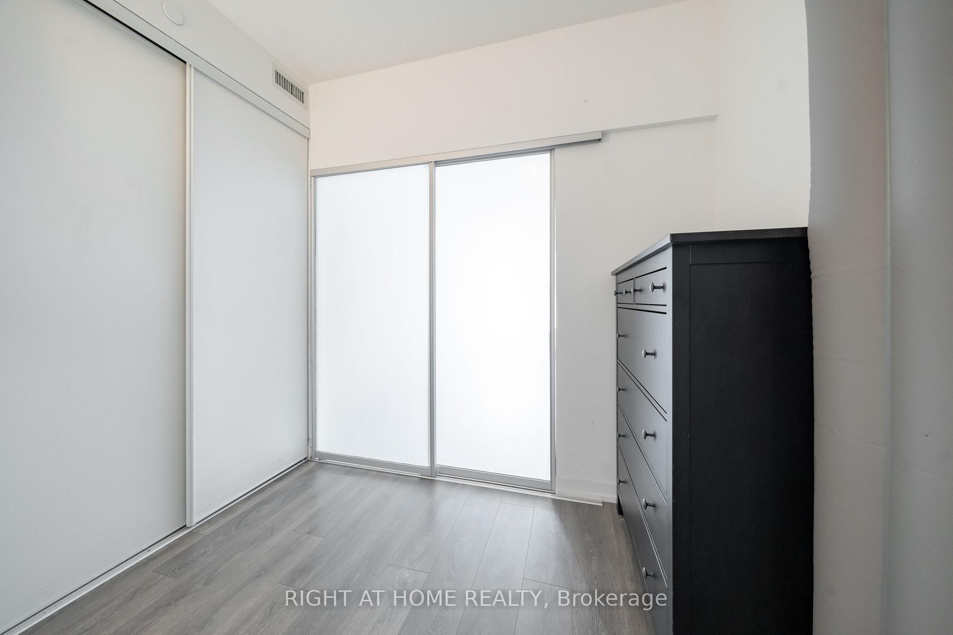 Photo 8 of Unit 1005, 5 Buttermill Avenue, Vaughan, Vaughan Corporate Centre — HOMEH