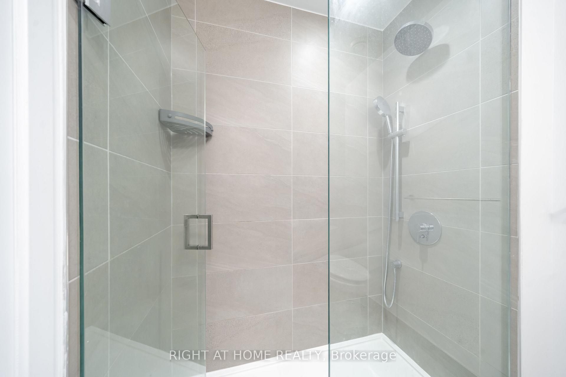 Photo 11 of Unit 1005, 5 Buttermill Avenue, Vaughan, Vaughan Corporate Centre — HOMEH