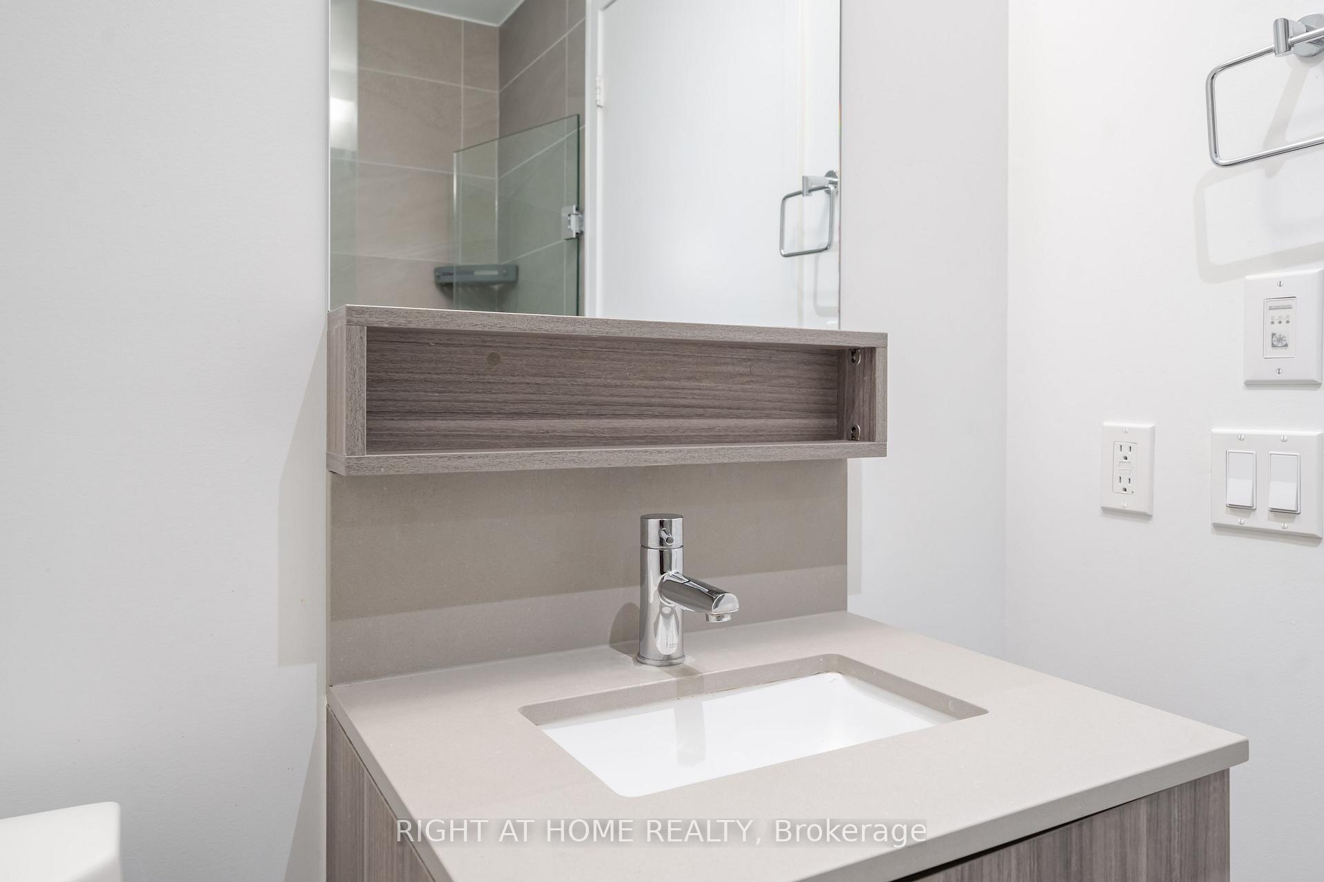 Photo 12 of Unit 1005, 5 Buttermill Avenue, Vaughan, Vaughan Corporate Centre — HOMEH