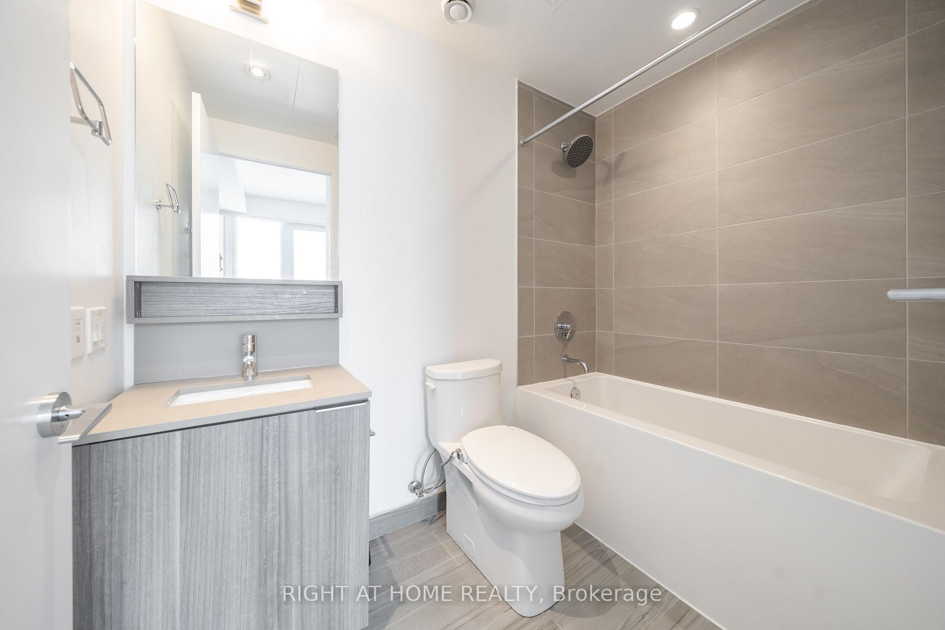 Photo 13 of Unit 1005, 5 Buttermill Avenue, Vaughan, Vaughan Corporate Centre — HOMEH