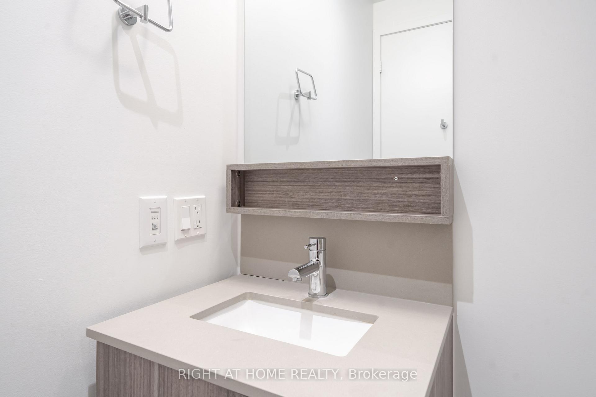 Photo 15 of Unit 1005, 5 Buttermill Avenue, Vaughan, Vaughan Corporate Centre — HOMEH