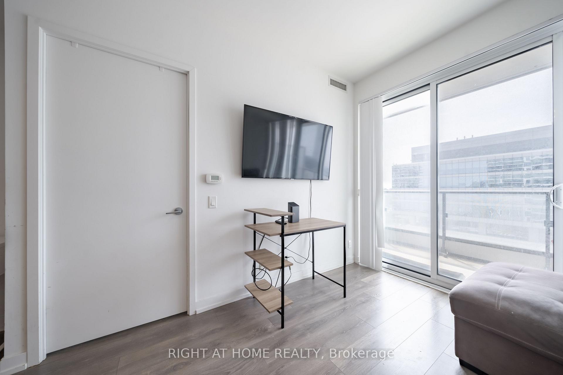 Photo 19 of Unit 1005, 5 Buttermill Avenue, Vaughan, Vaughan Corporate Centre — HOMEH