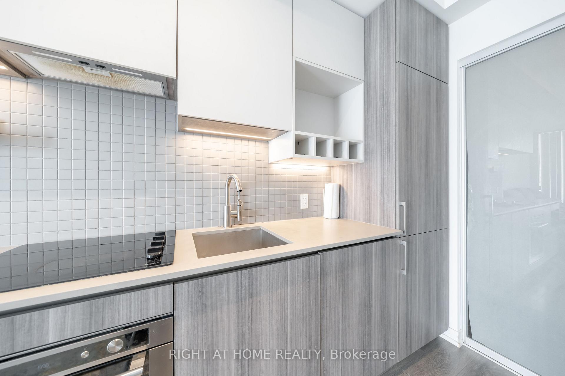 Photo 23 of Unit 1005, 5 Buttermill Avenue, Vaughan, Vaughan Corporate Centre — HOMEH