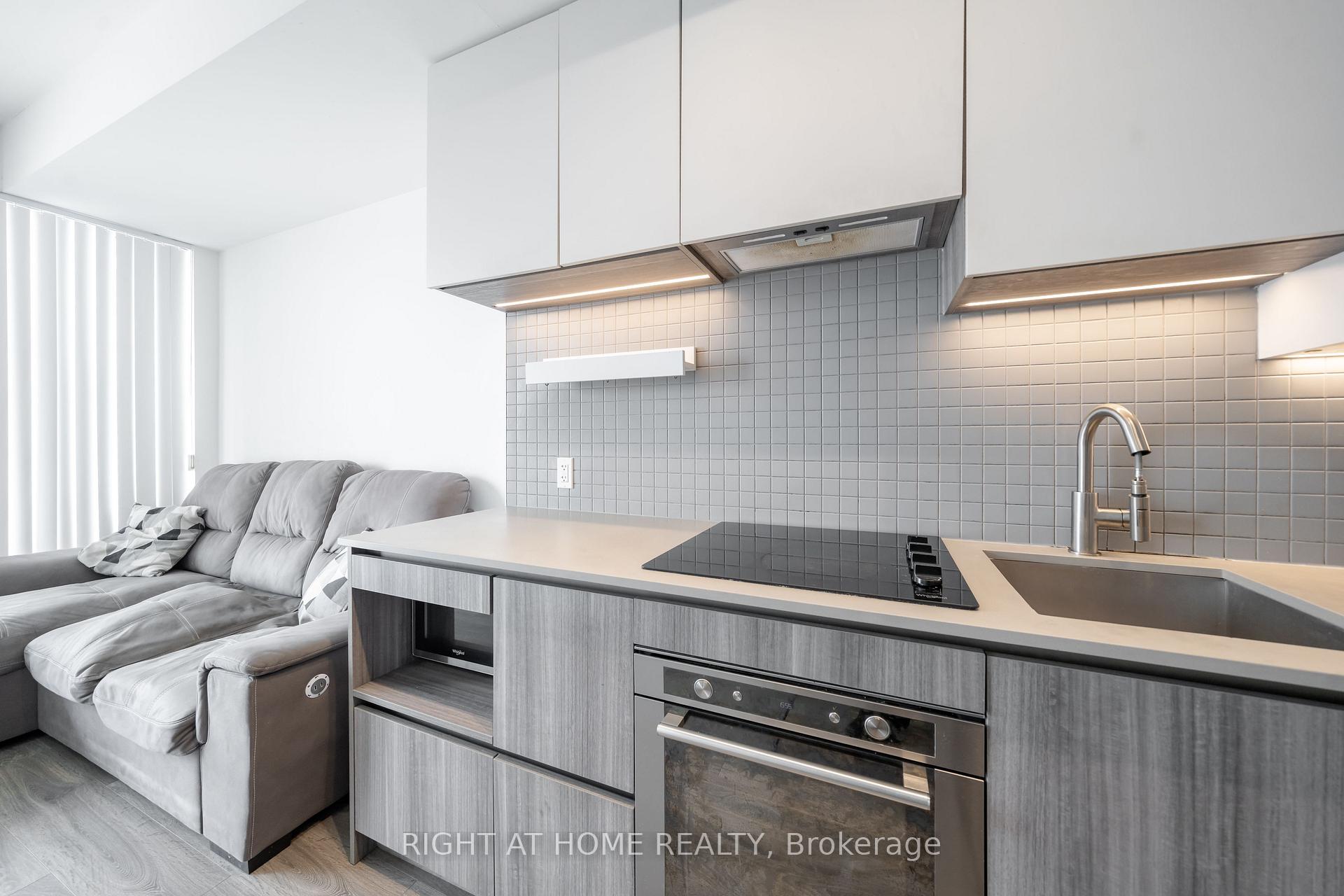 Photo 24 of Unit 1005, 5 Buttermill Avenue, Vaughan, Vaughan Corporate Centre — HOMEH